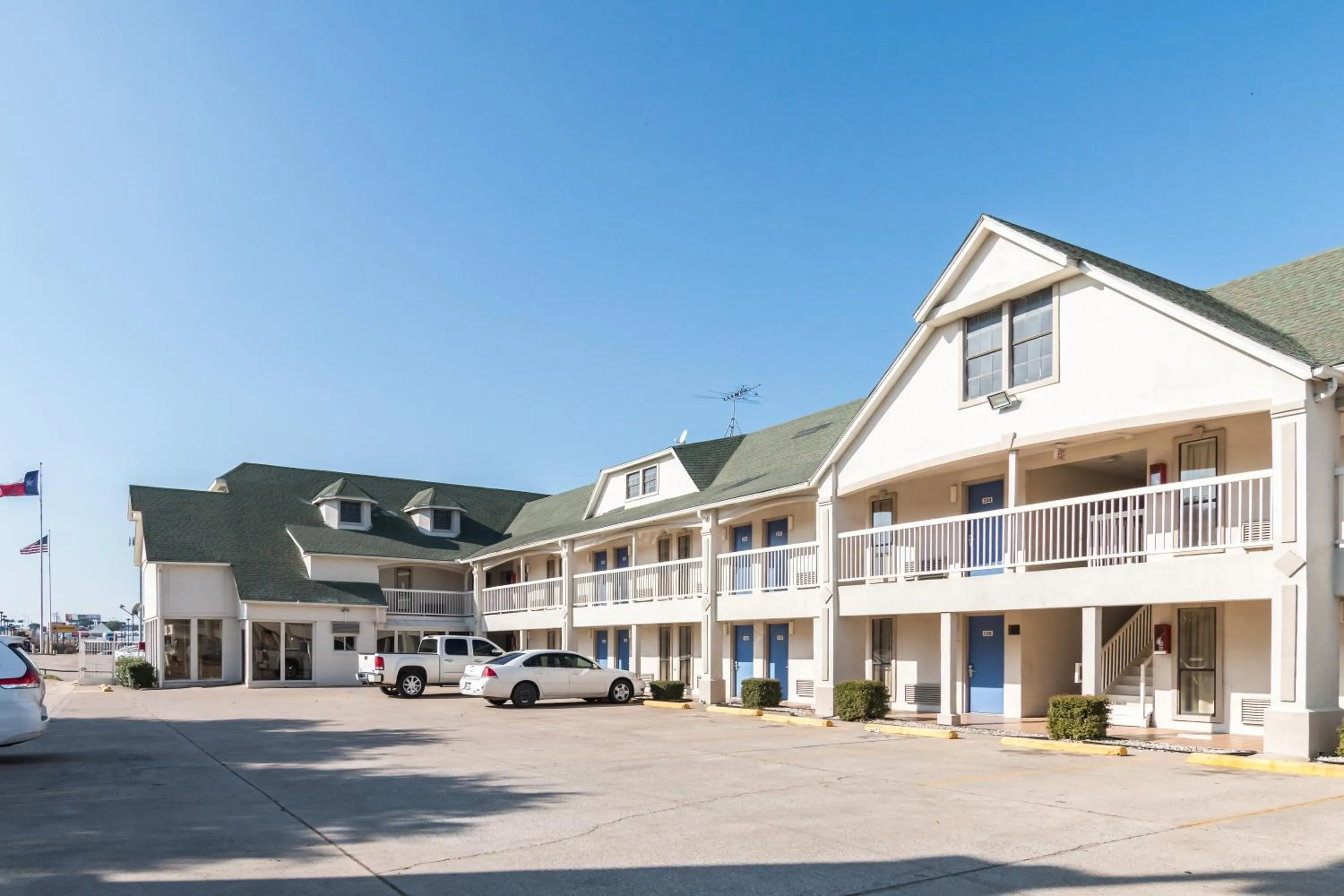 Facade/entrance in Motel 6-Fort Worth, TX - White Settlement