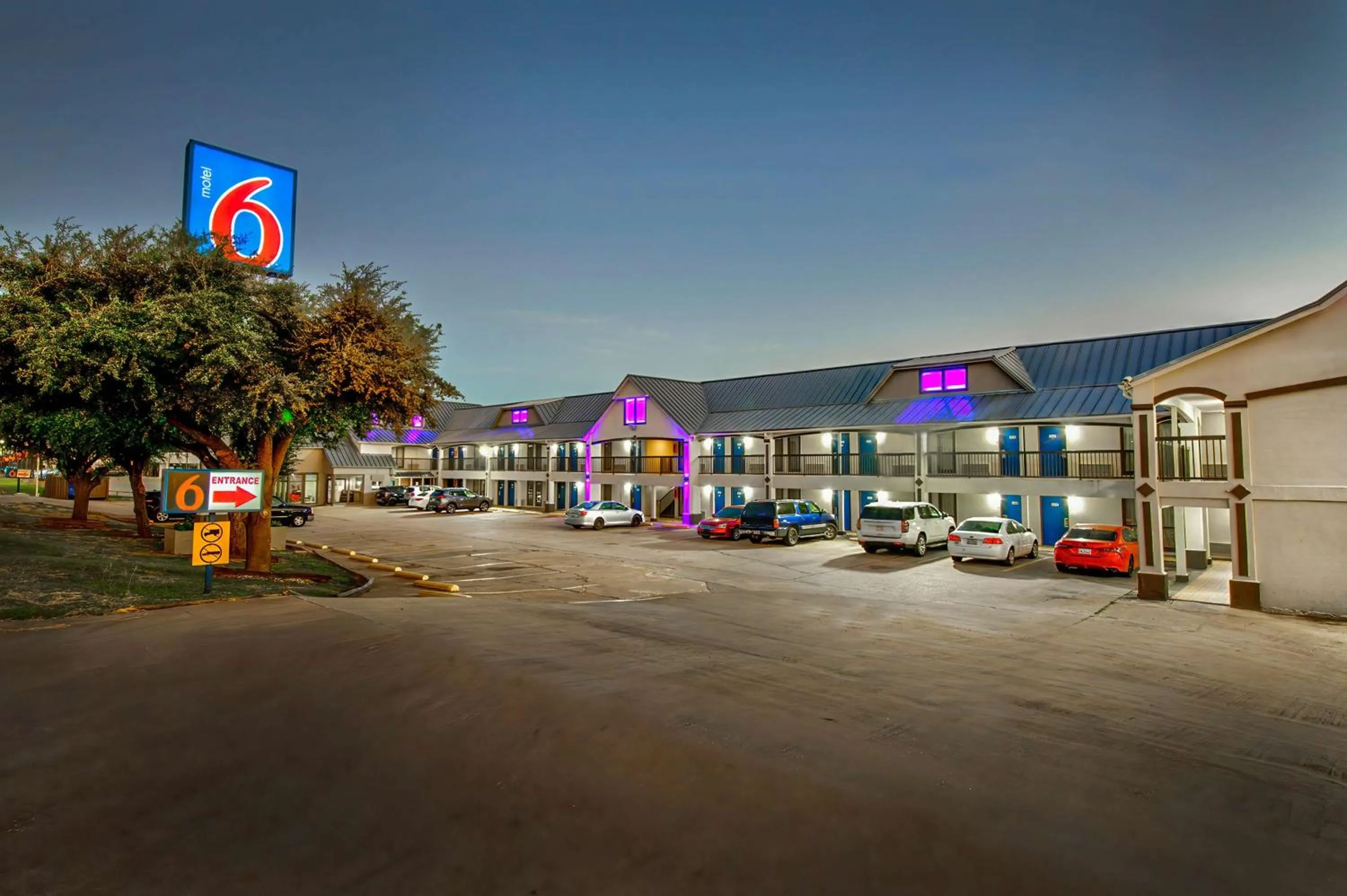 Property building in Motel 6-Fort Worth, TX - White Settlement