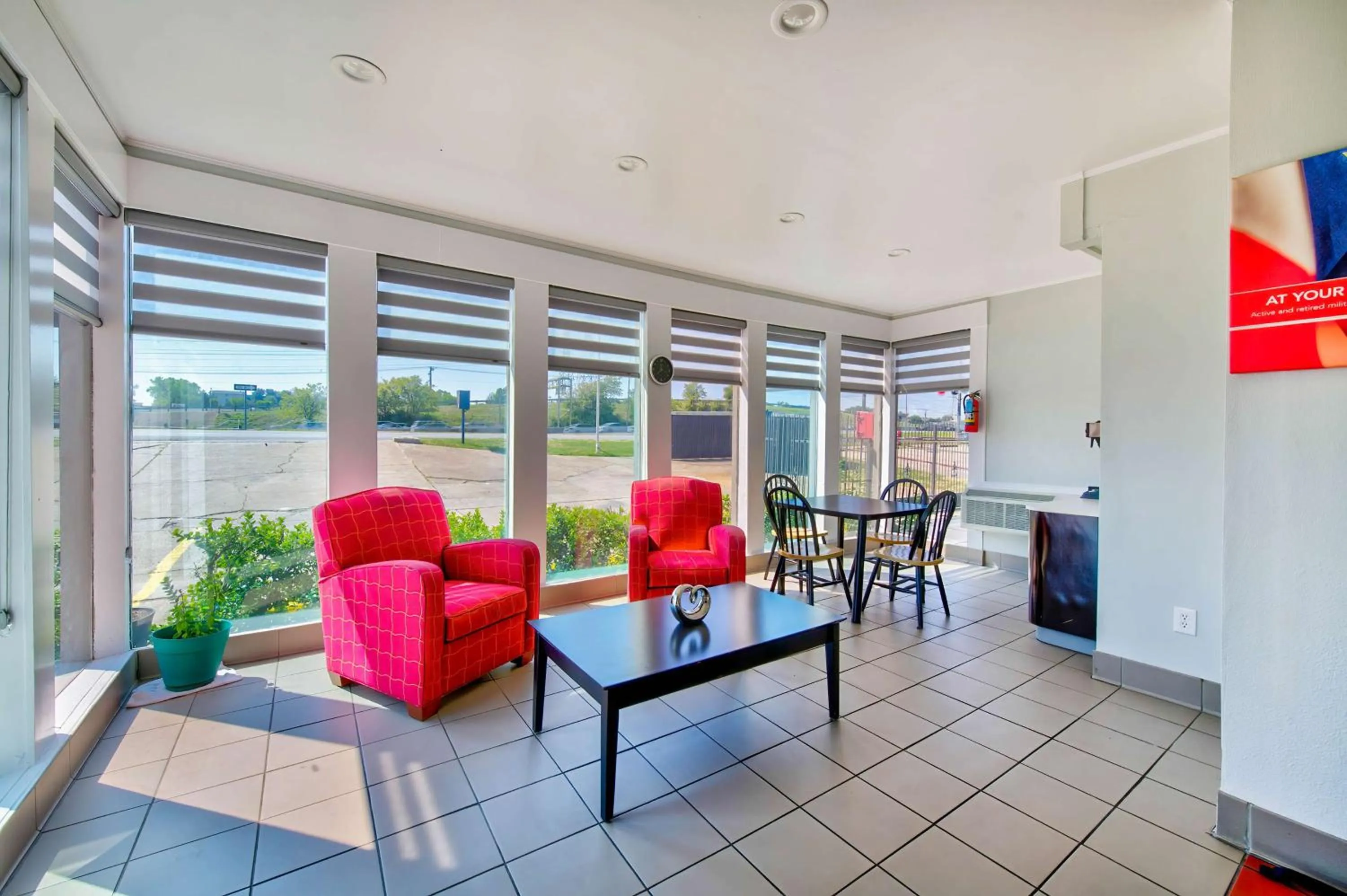 Lobby or reception in Motel 6-Fort Worth, TX - White Settlement