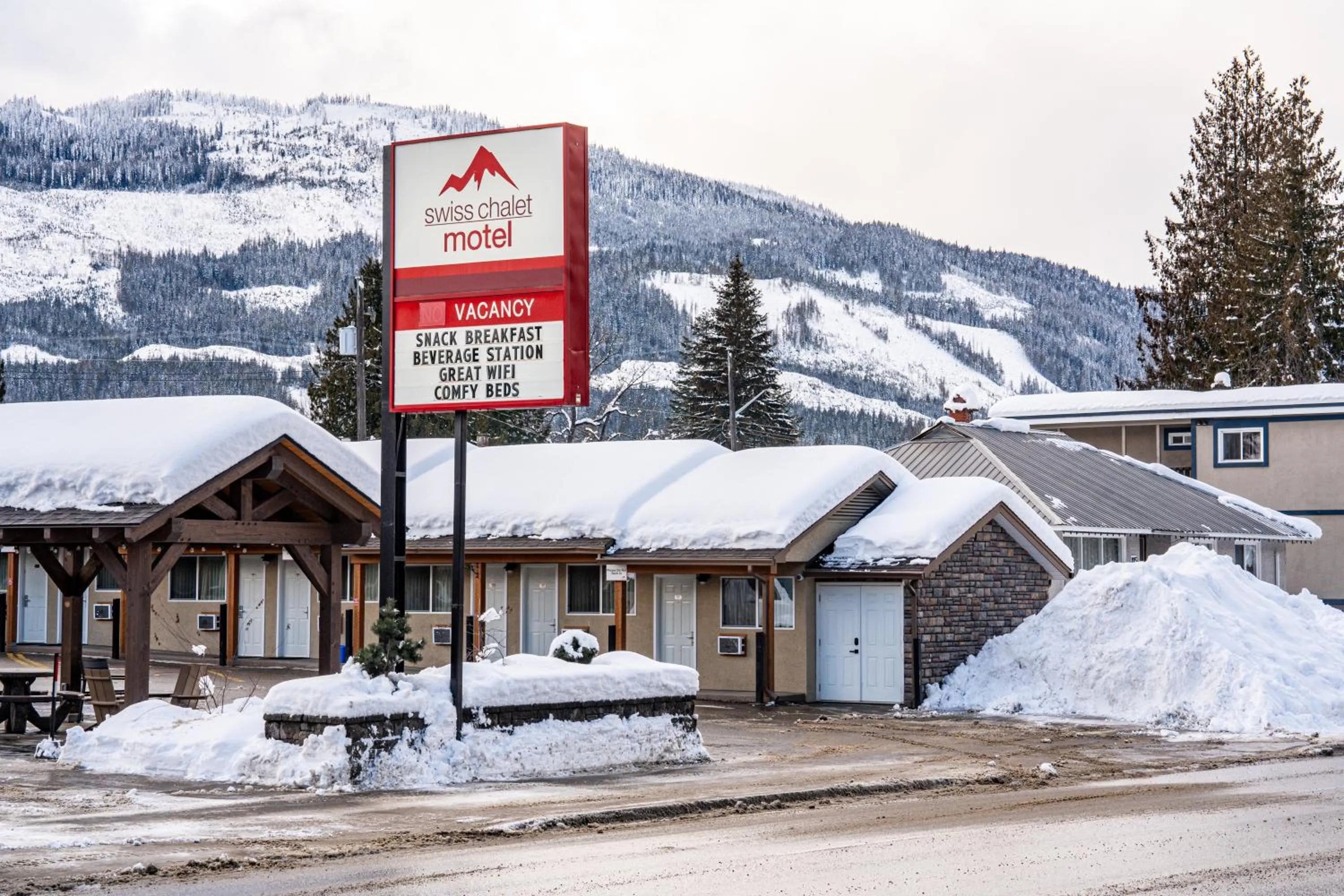Property logo or sign in Swiss Chalet Motel