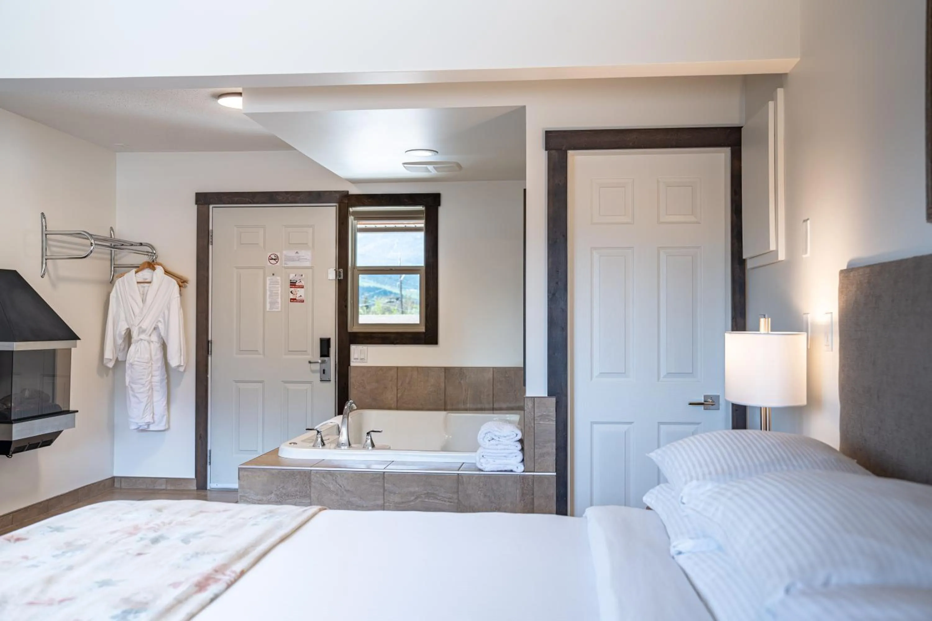 Spa and wellness centre/facilities, Bed in Swiss Chalet Motel