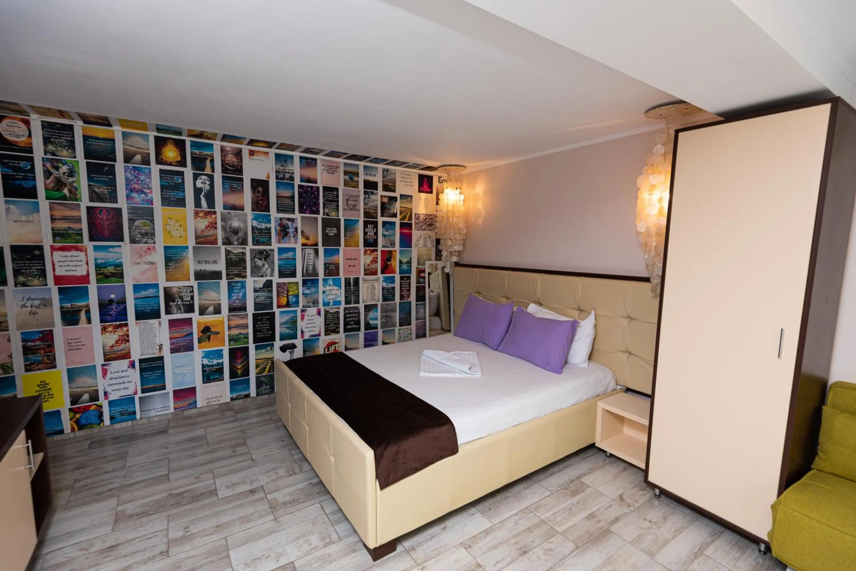 Bed in iVAVev IS US ByTheSea EforieSud