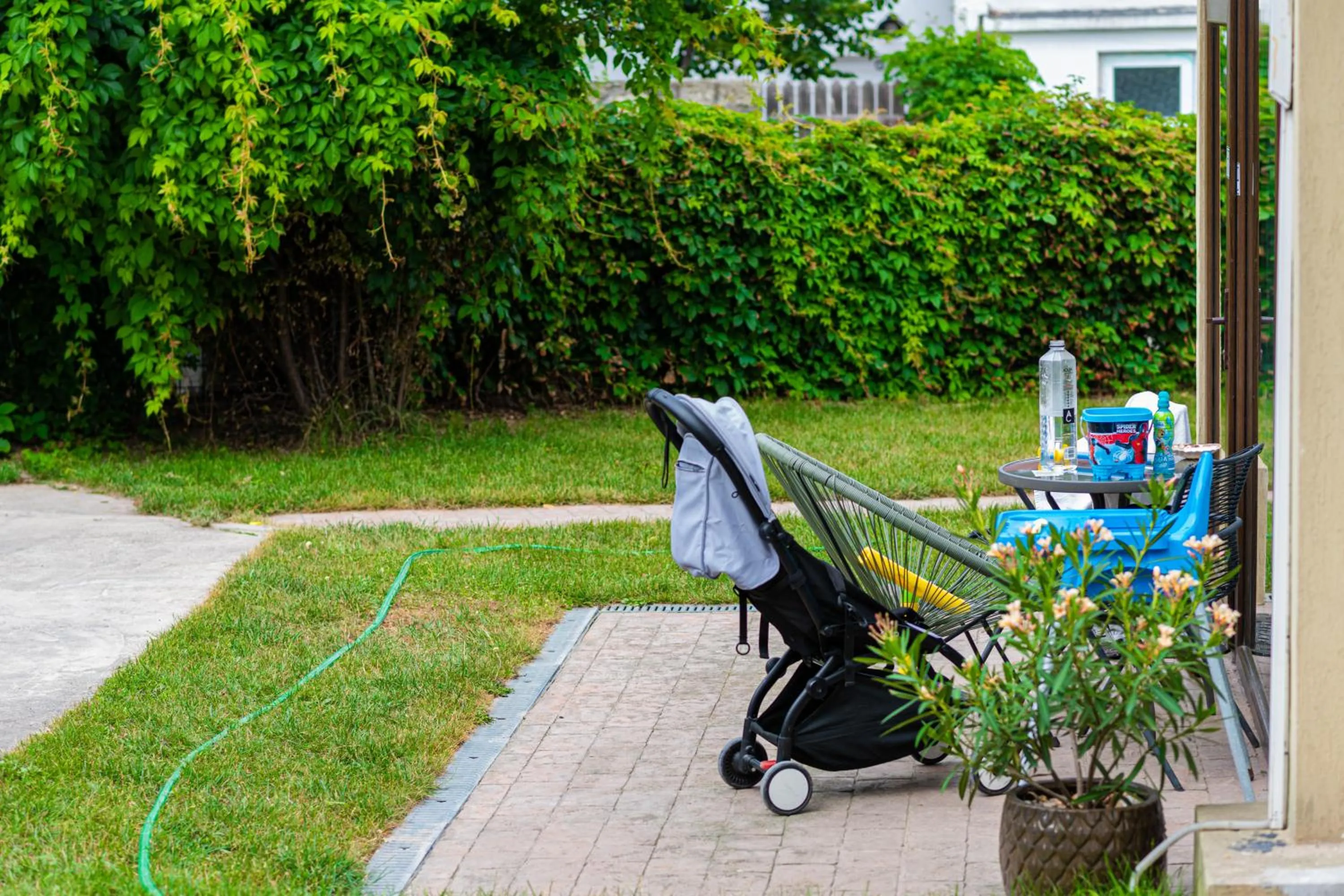 iVAVev IS US ByTheSea EforieSud