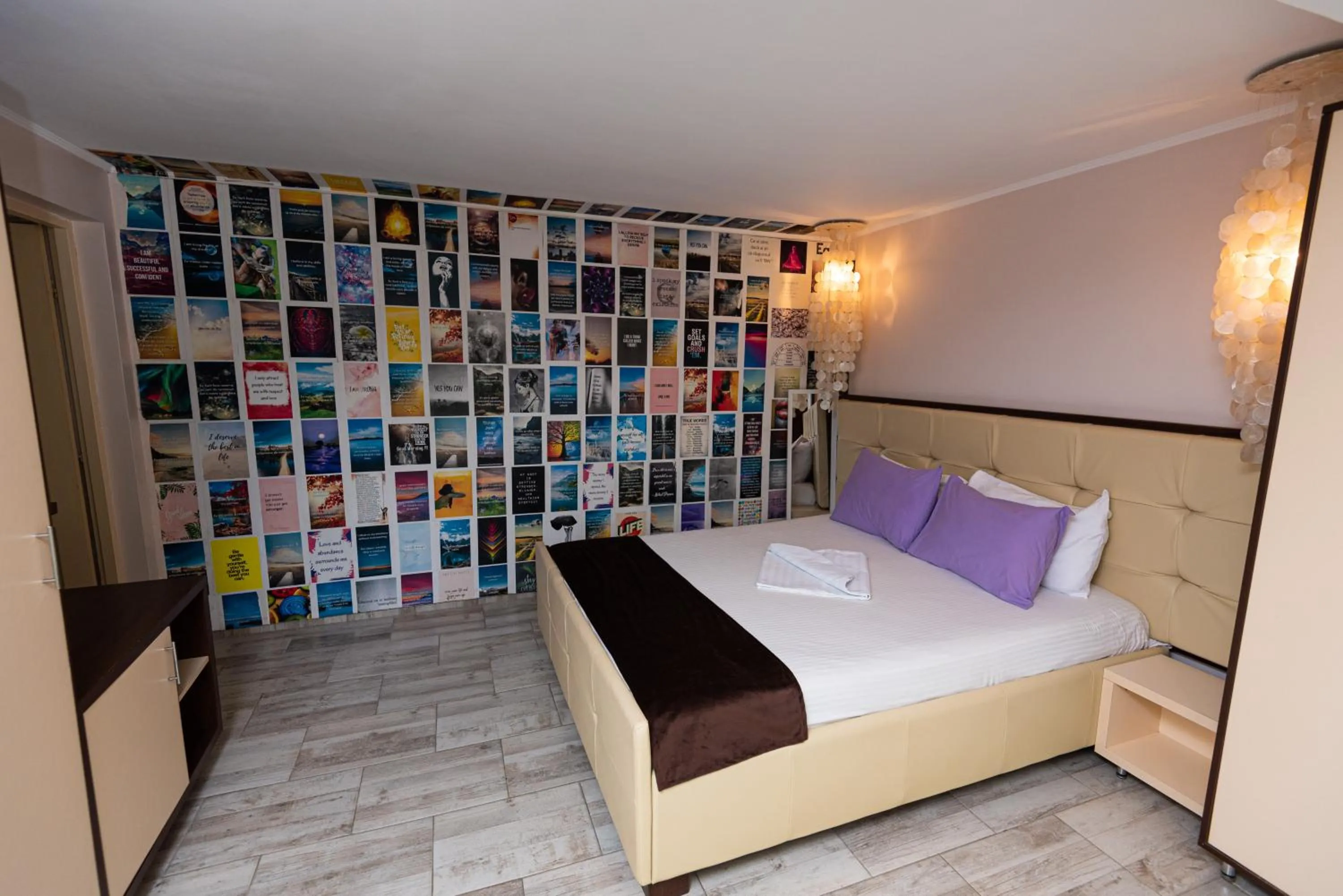 Bed in iVAVev IS US ByTheSea EforieSud