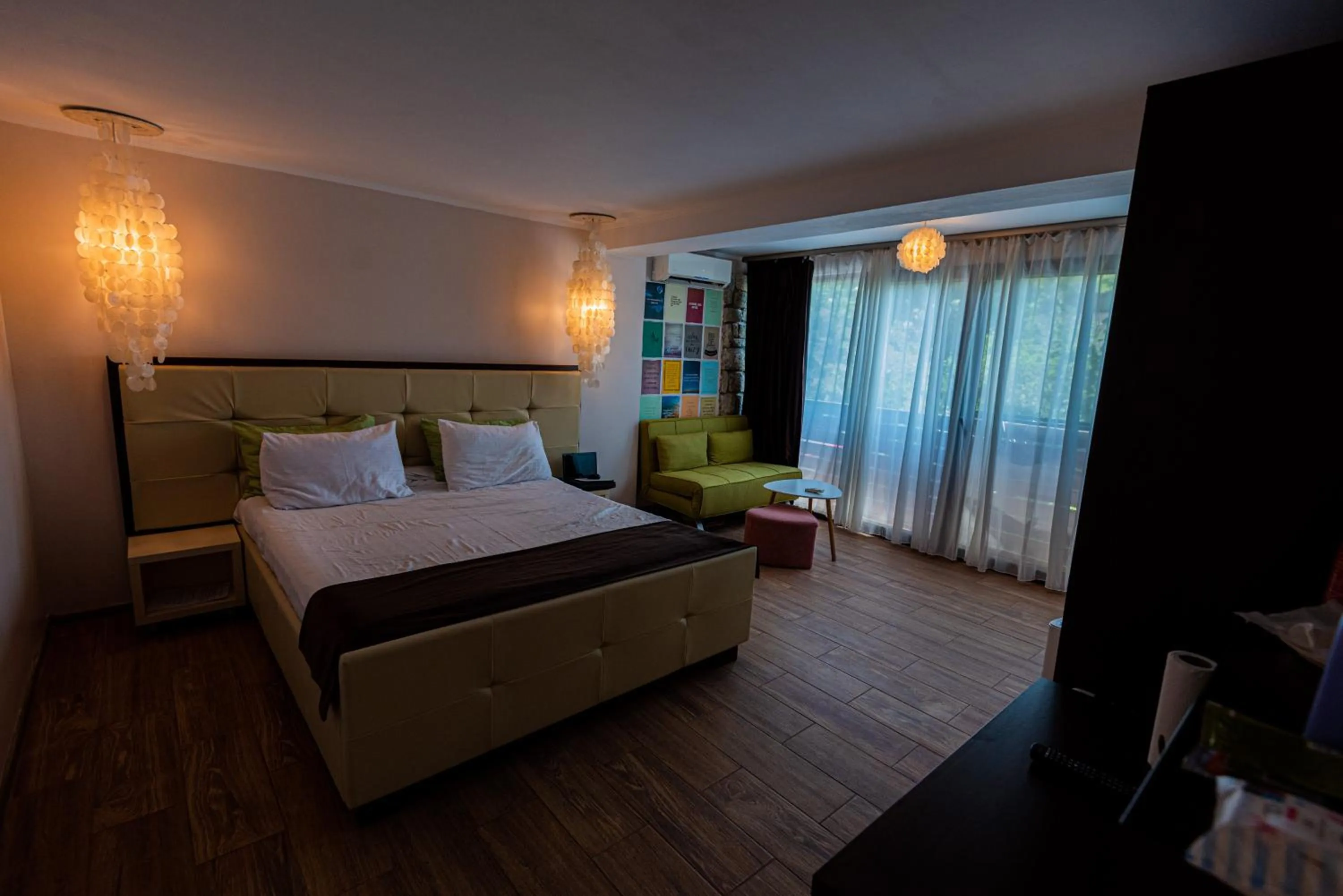 Bed in iVAVev IS US ByTheSea EforieSud