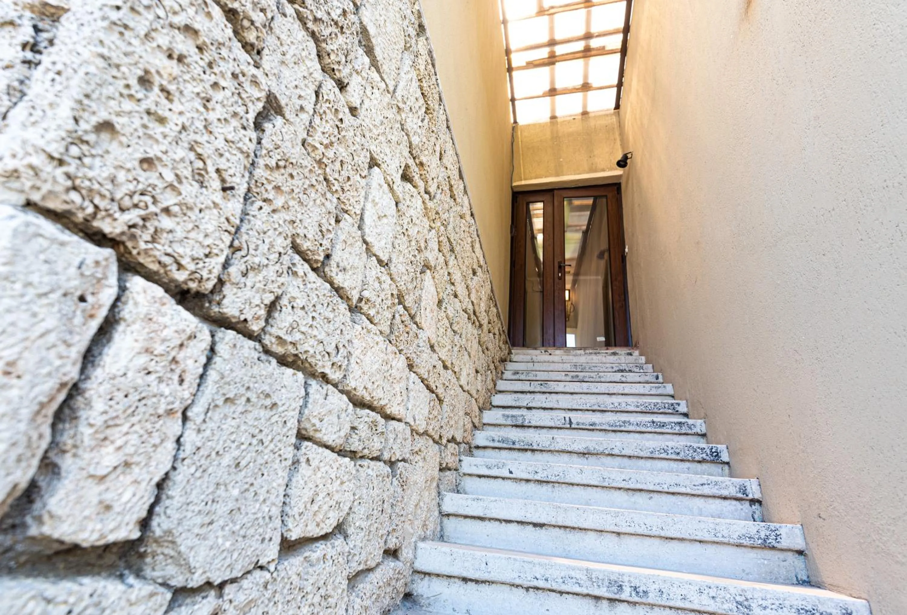 iVAVev IS US ByTheSea EforieSud