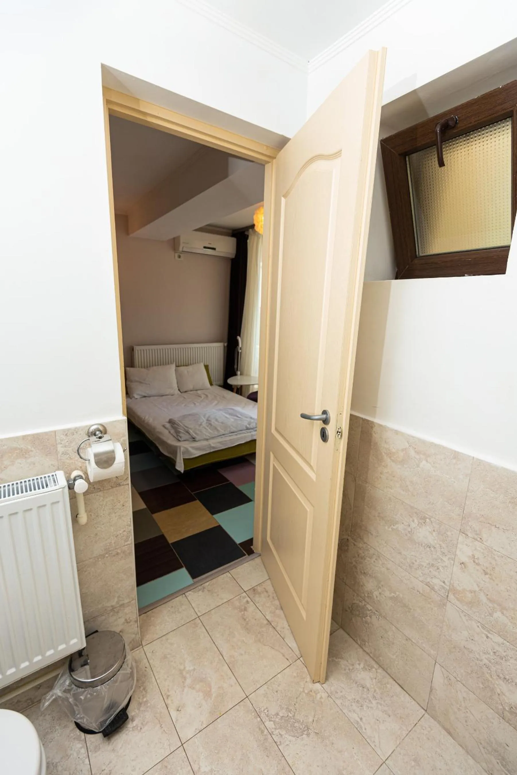 Bed in iVAVev IS US ByTheSea EforieSud