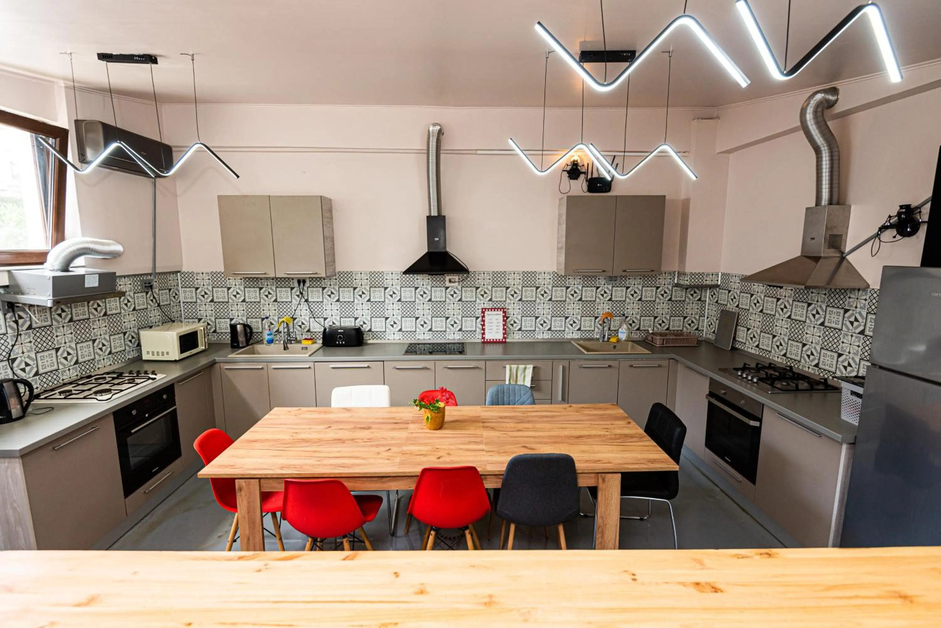 iVAVev IS US ByTheSea EforieSud