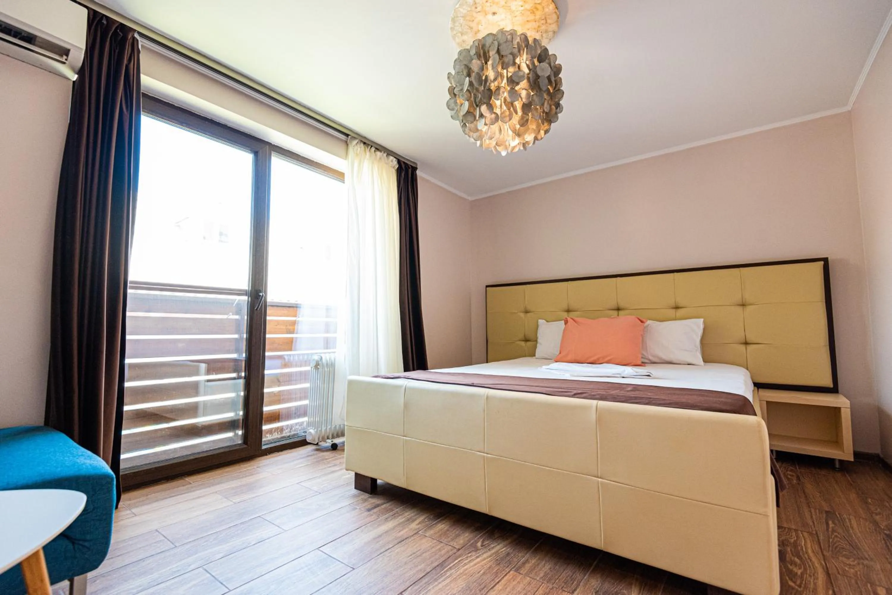 Bed in iVAVev IS US ByTheSea EforieSud