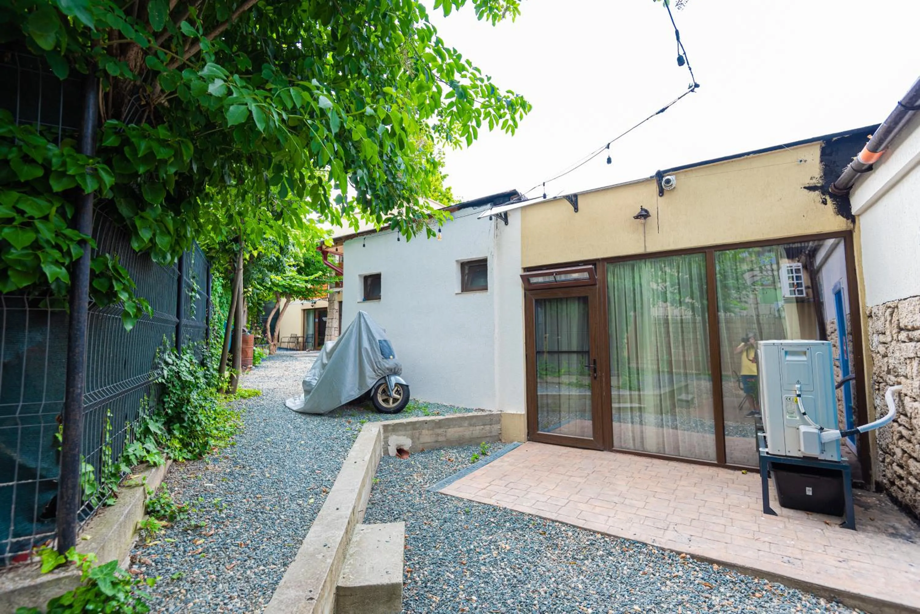 iVAVev IS US ByTheSea EforieSud