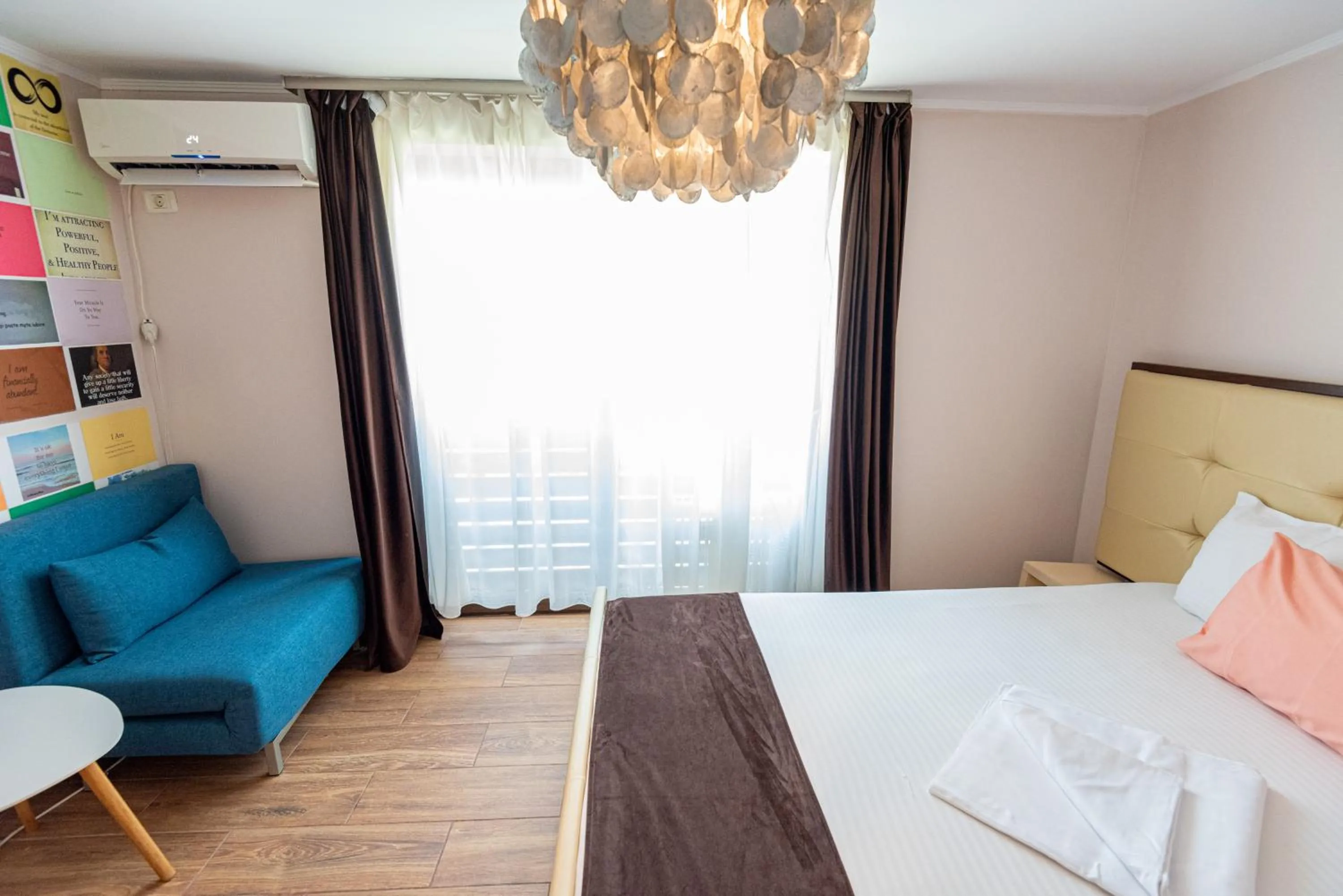 Bed in iVAVev IS US ByTheSea EforieSud