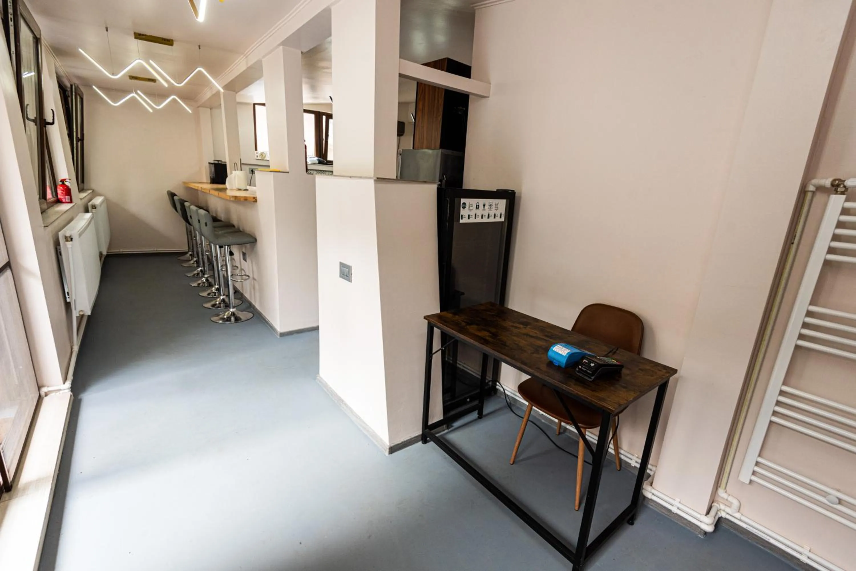 iVAVev IS US ByTheSea EforieSud