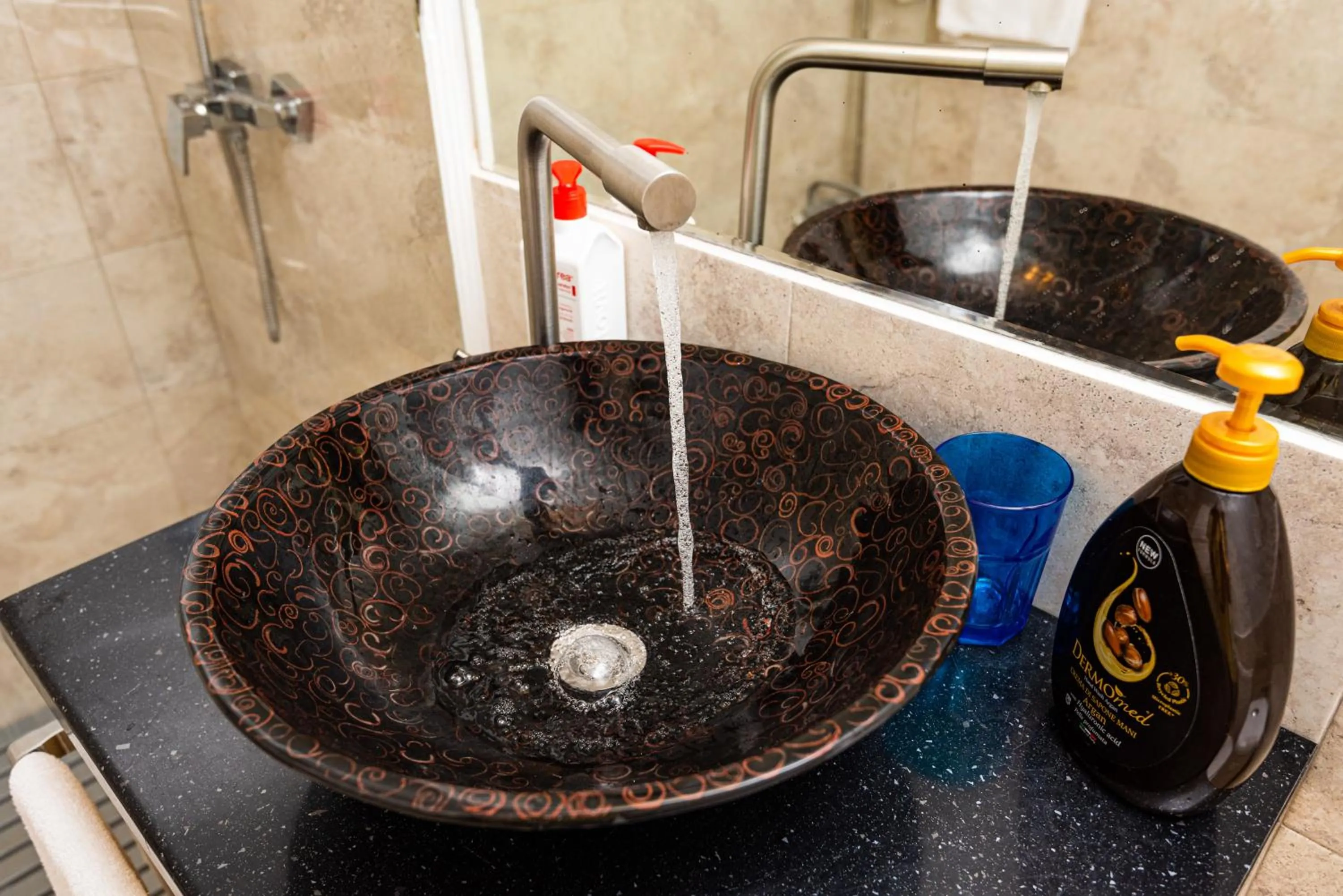 iVAVev IS US ByTheSea EforieSud