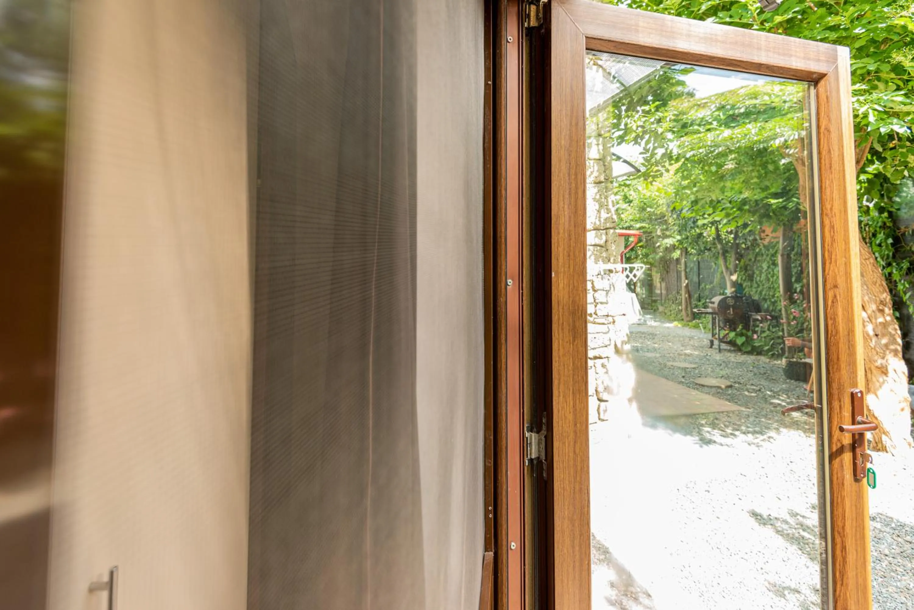 iVAVev IS US ByTheSea EforieSud