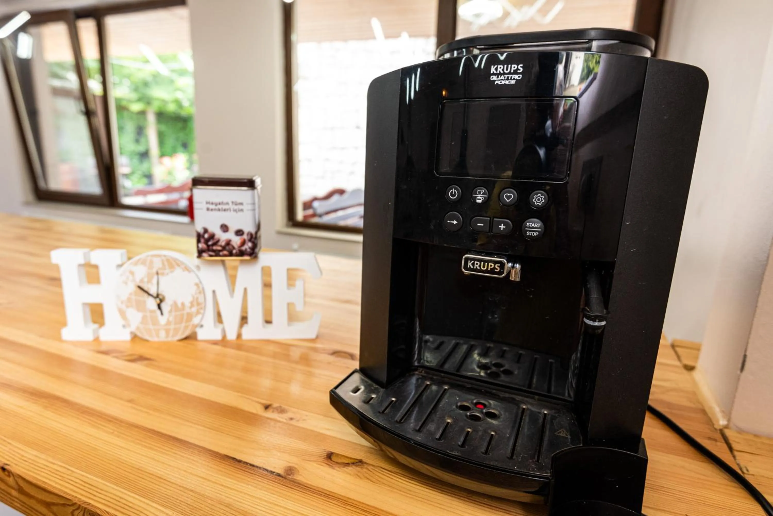 iVAVev IS US ByTheSea EforieSud