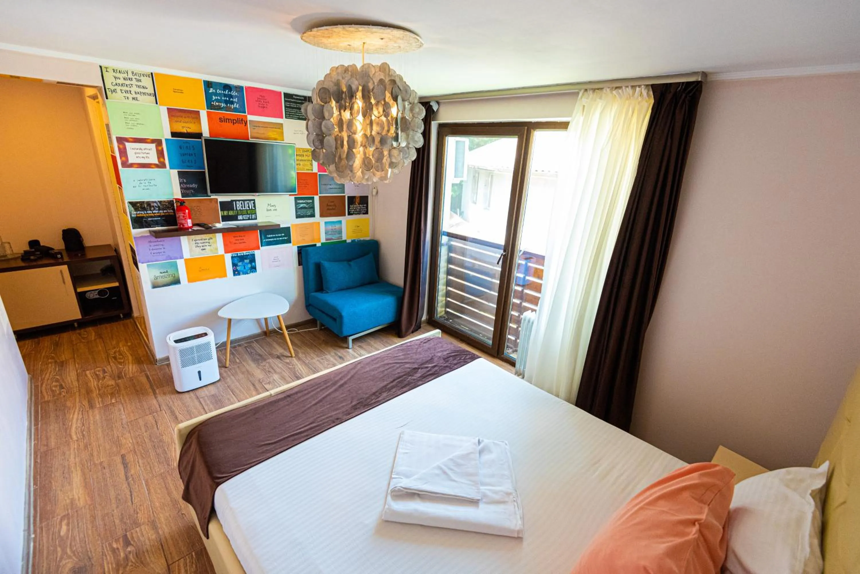 Bed in iVAVev IS US ByTheSea EforieSud