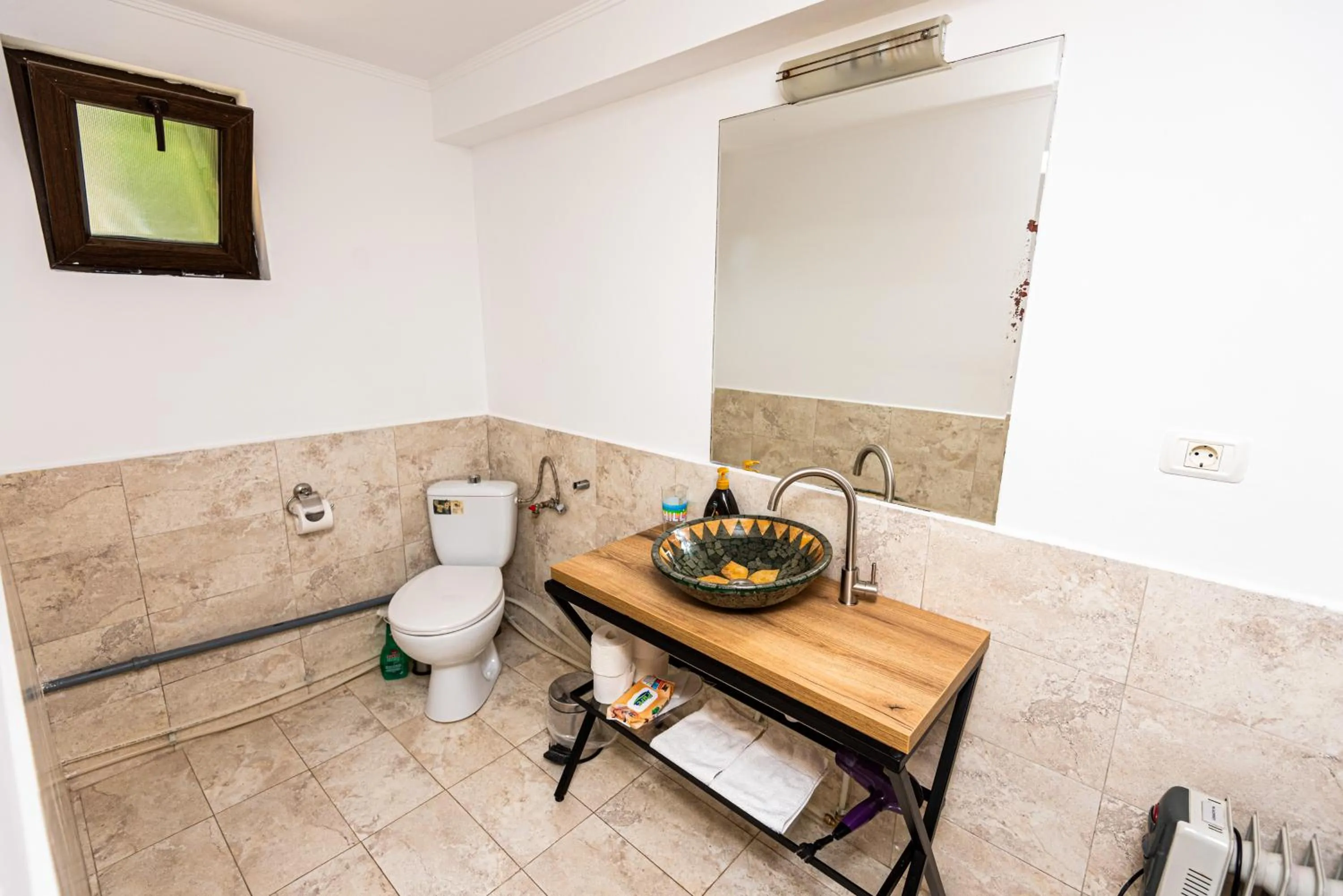 iVAVev IS US ByTheSea EforieSud