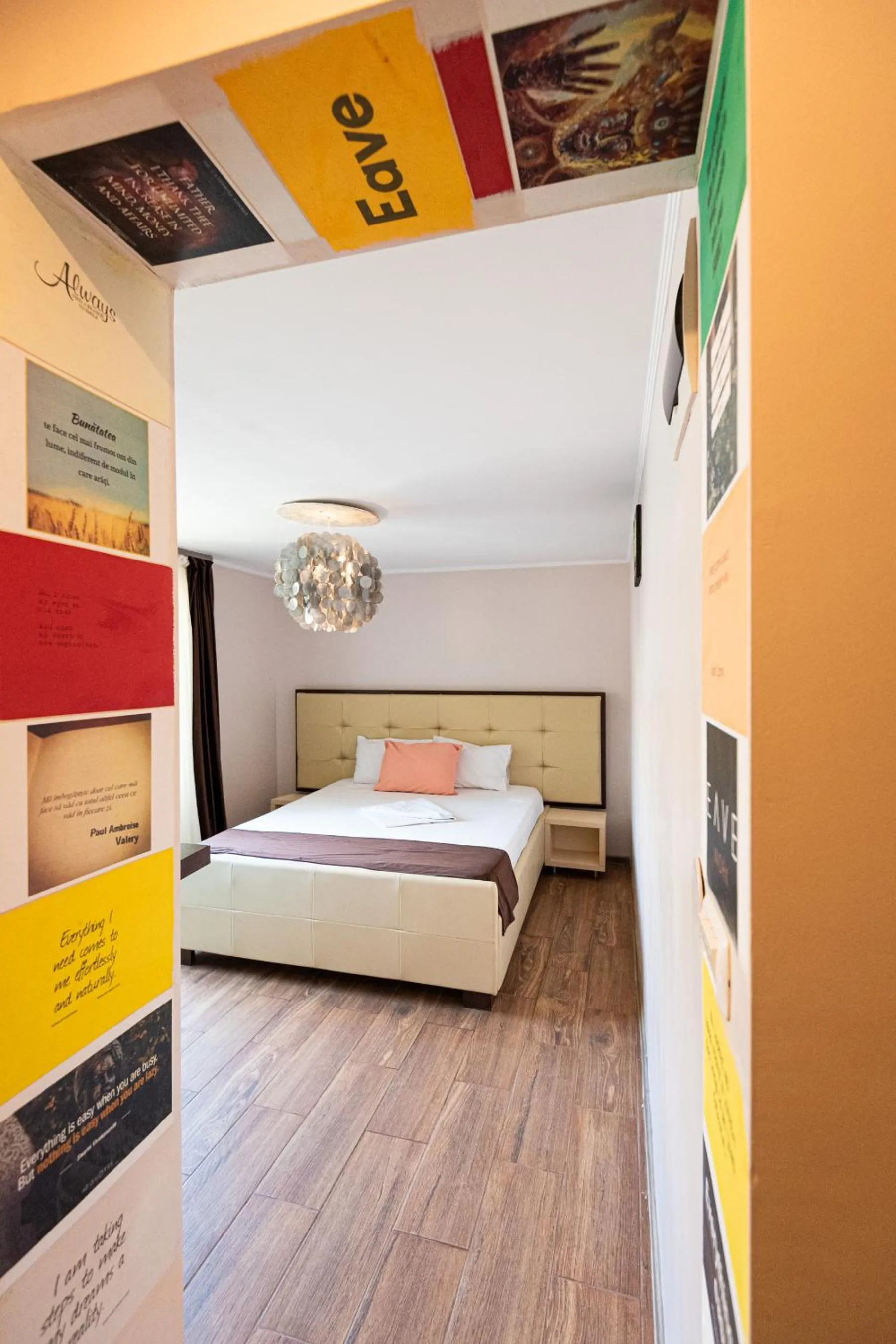 Bed in iVAVev IS US ByTheSea EforieSud