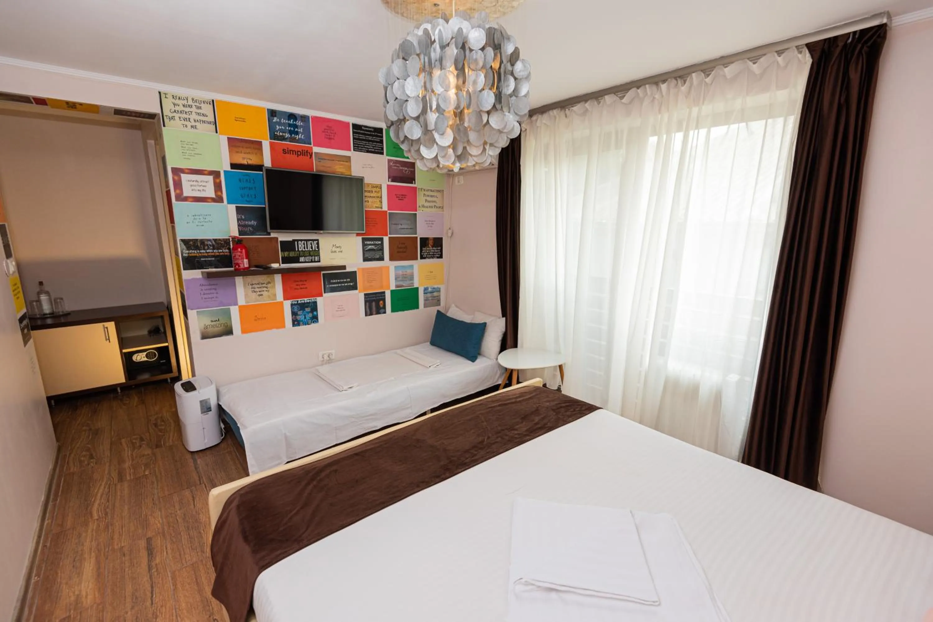 Bed in iVAVev IS US ByTheSea EforieSud