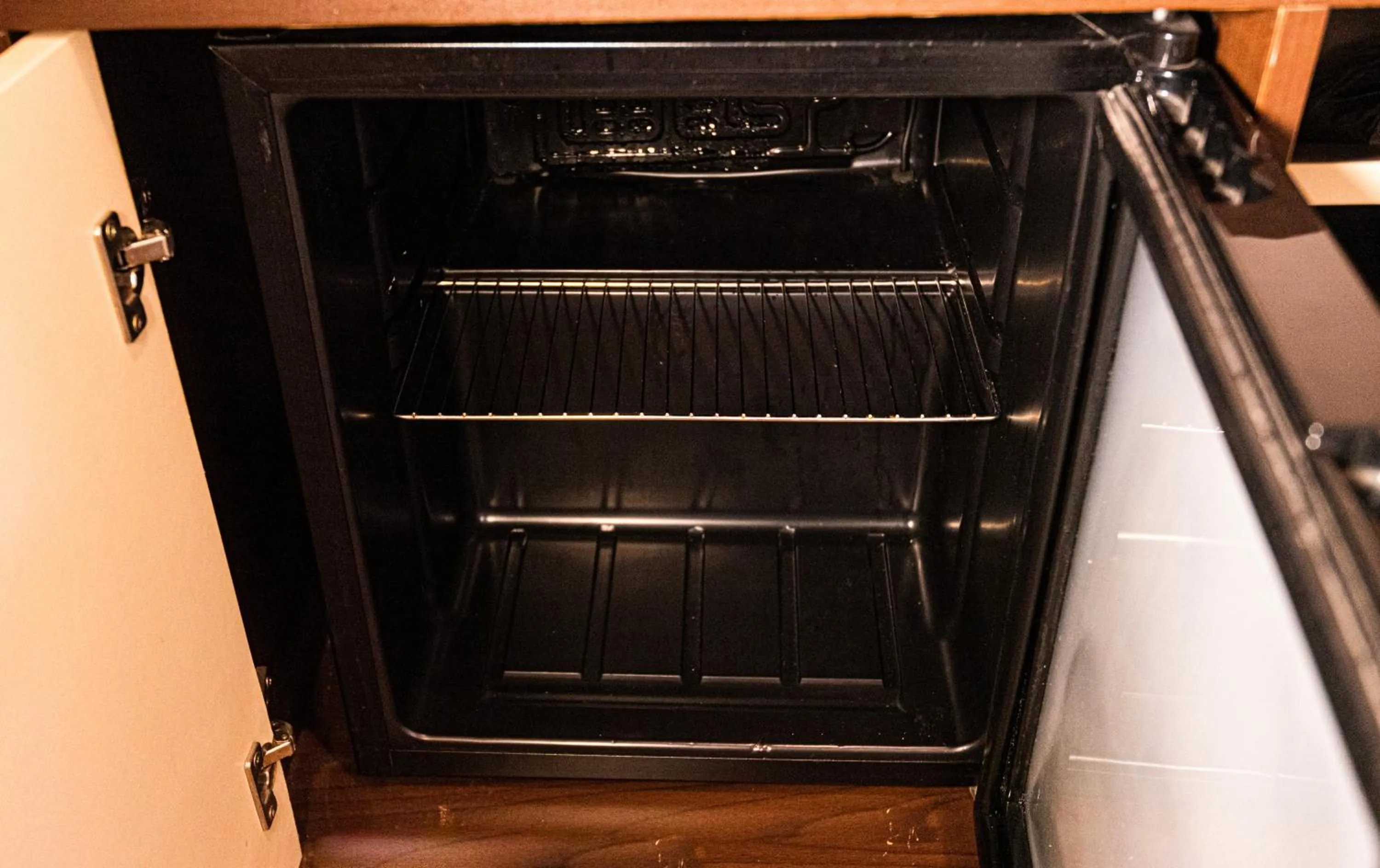 iVAVev IS US ByTheSea EforieSud