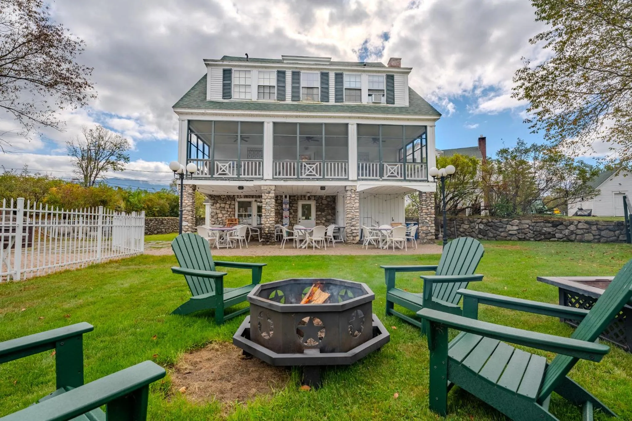 Patio in Franconia Inn