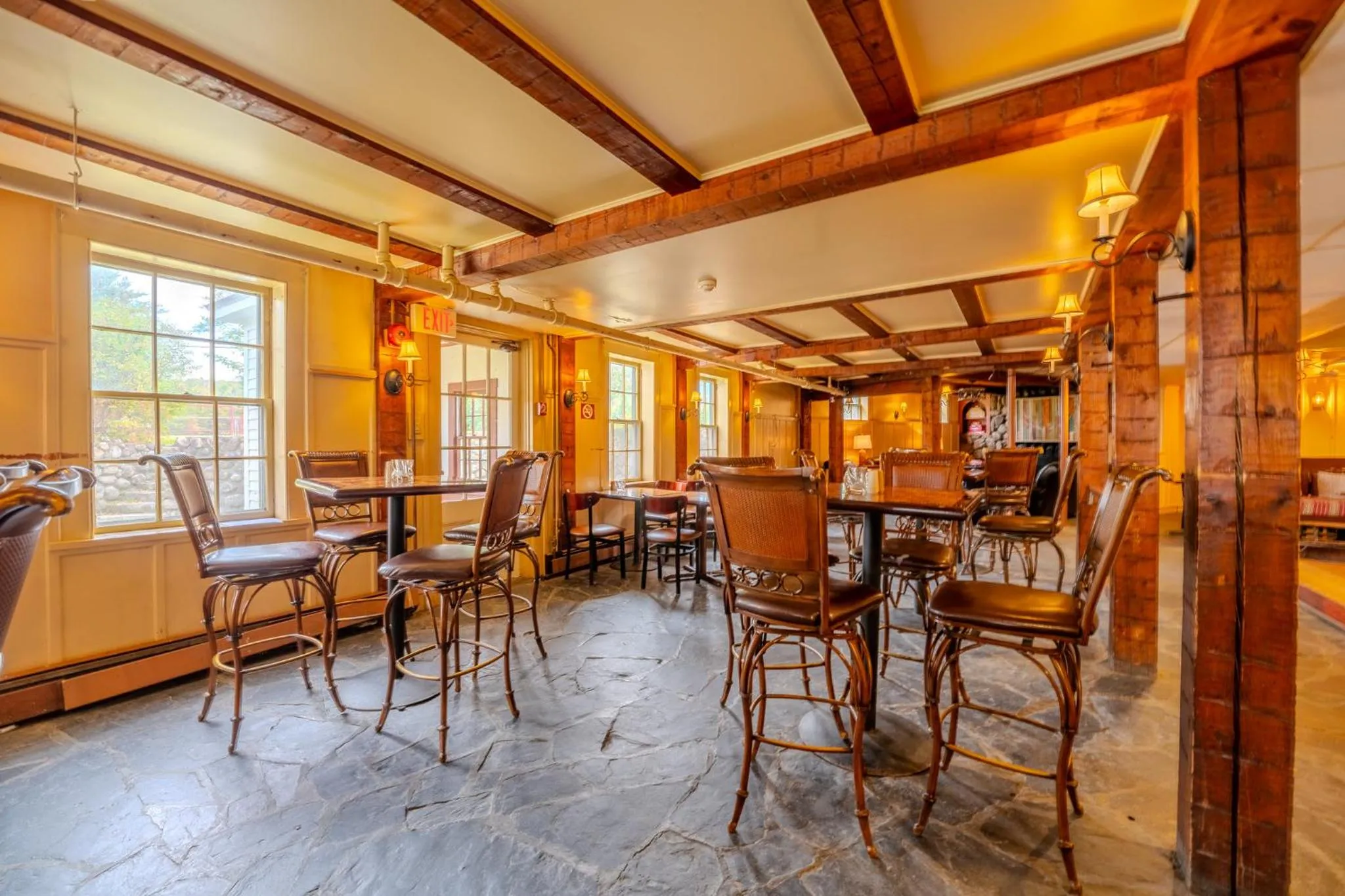 Lounge or bar in Franconia Inn