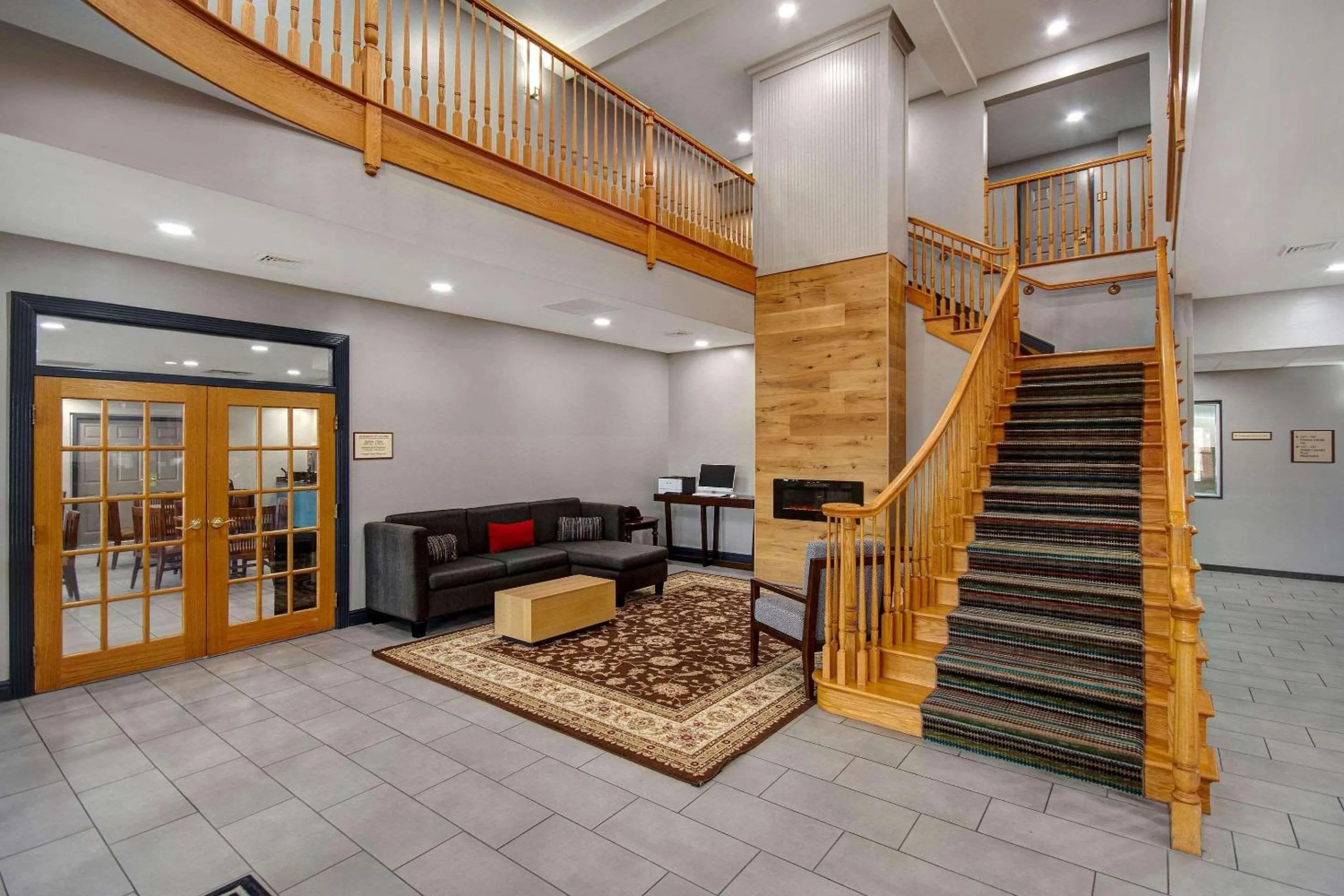 Lobby or reception in Country Inn & Suites by Radisson, Cincinnati Airport, KY