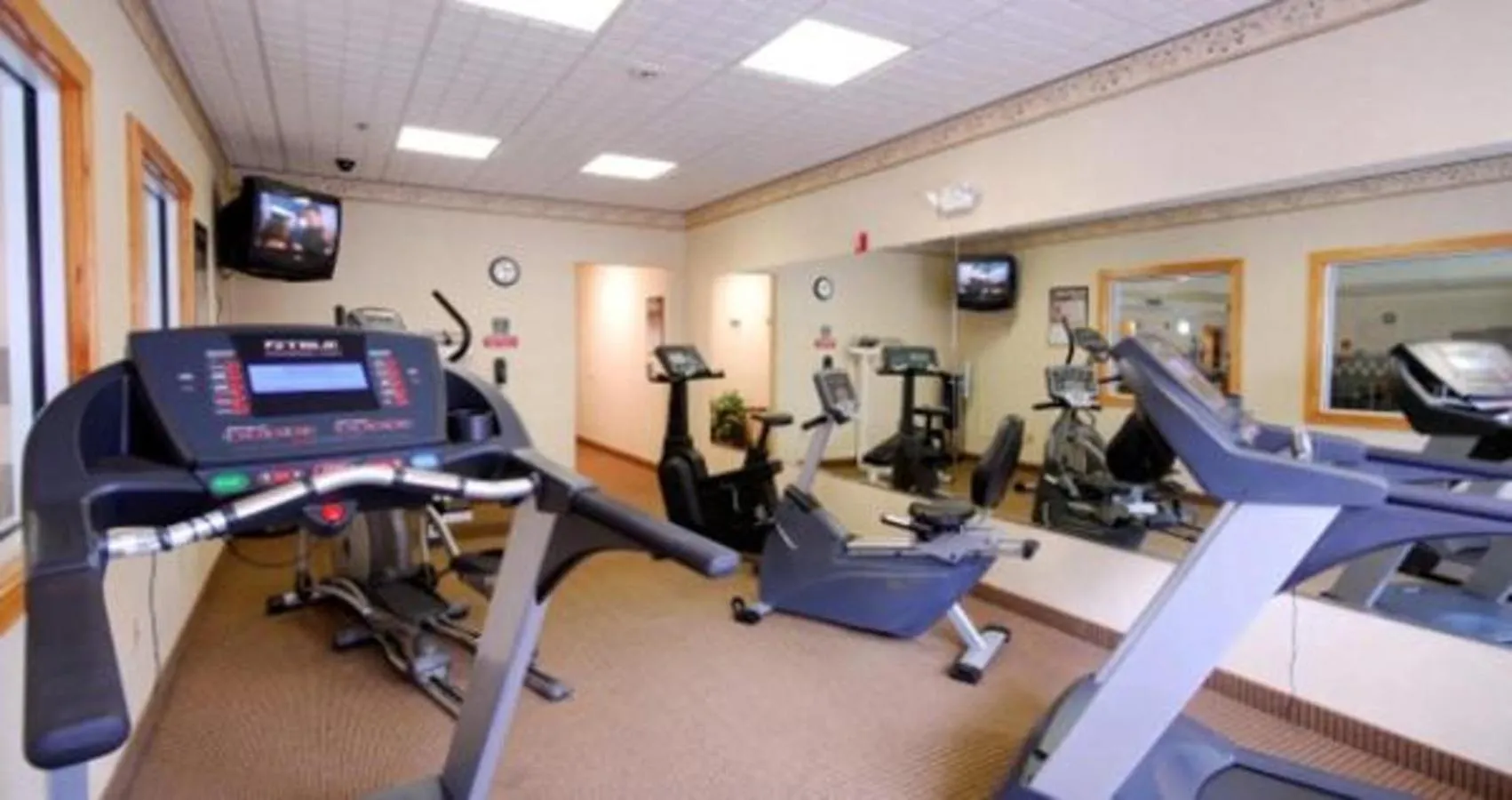 Fitness centre/facilities in Country Inn & Suites by Radisson, Cincinnati Airport, KY