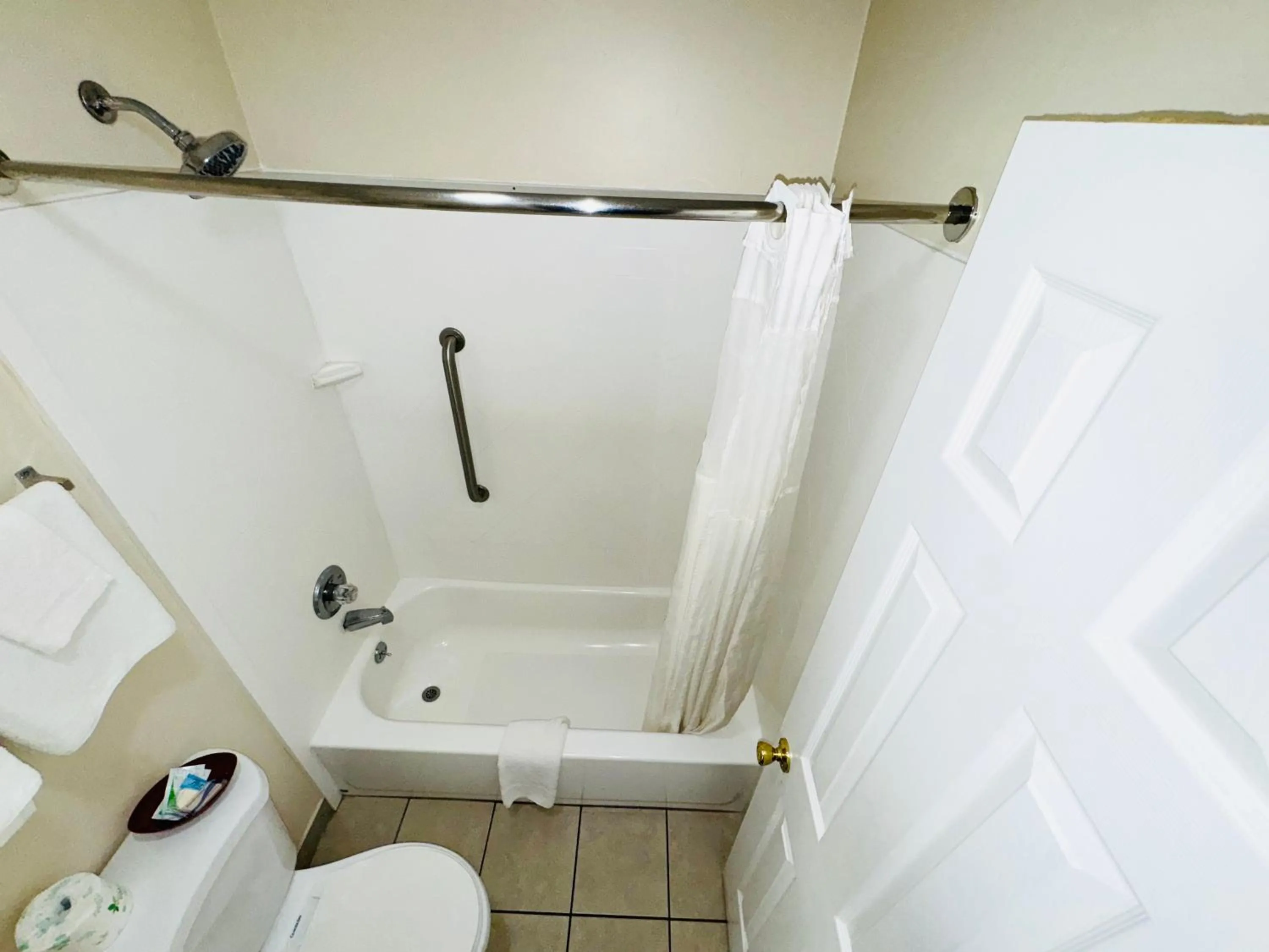 Bathroom in Euro Inn & Suites of Slidell