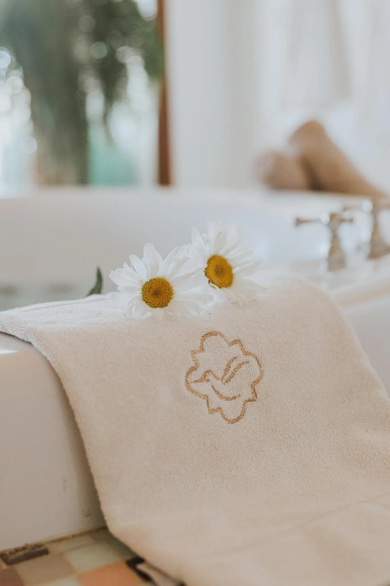 Hot Tub, Bed in El Colibri - Relais & Châteaux