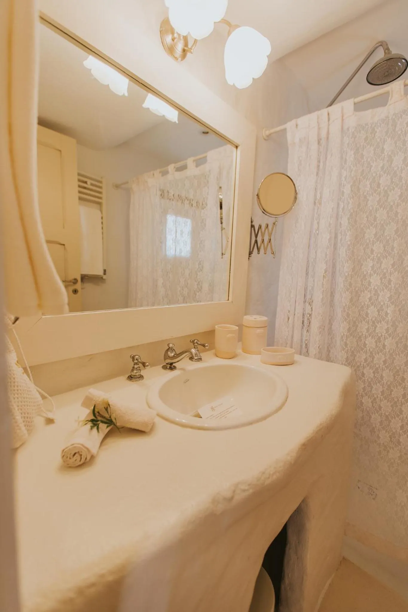 Bathroom in House of Jasmines Relais & Châteaux