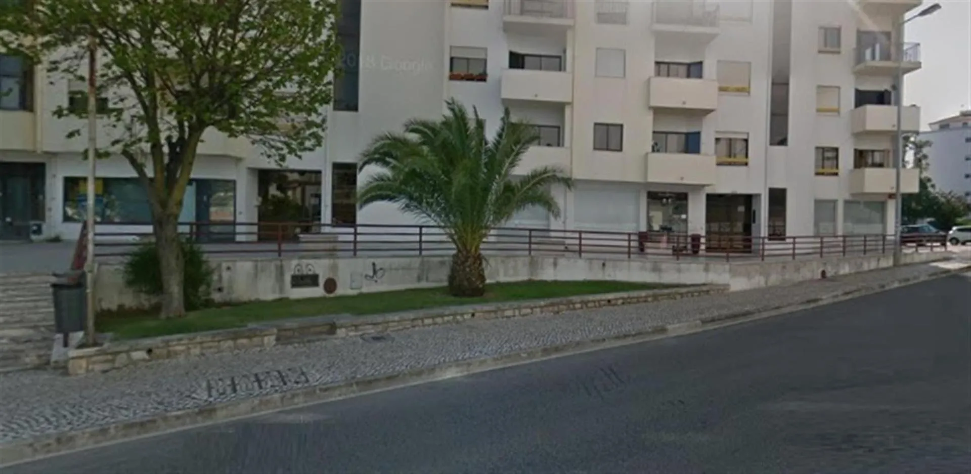 Property building in Cascais Handsome Apartment