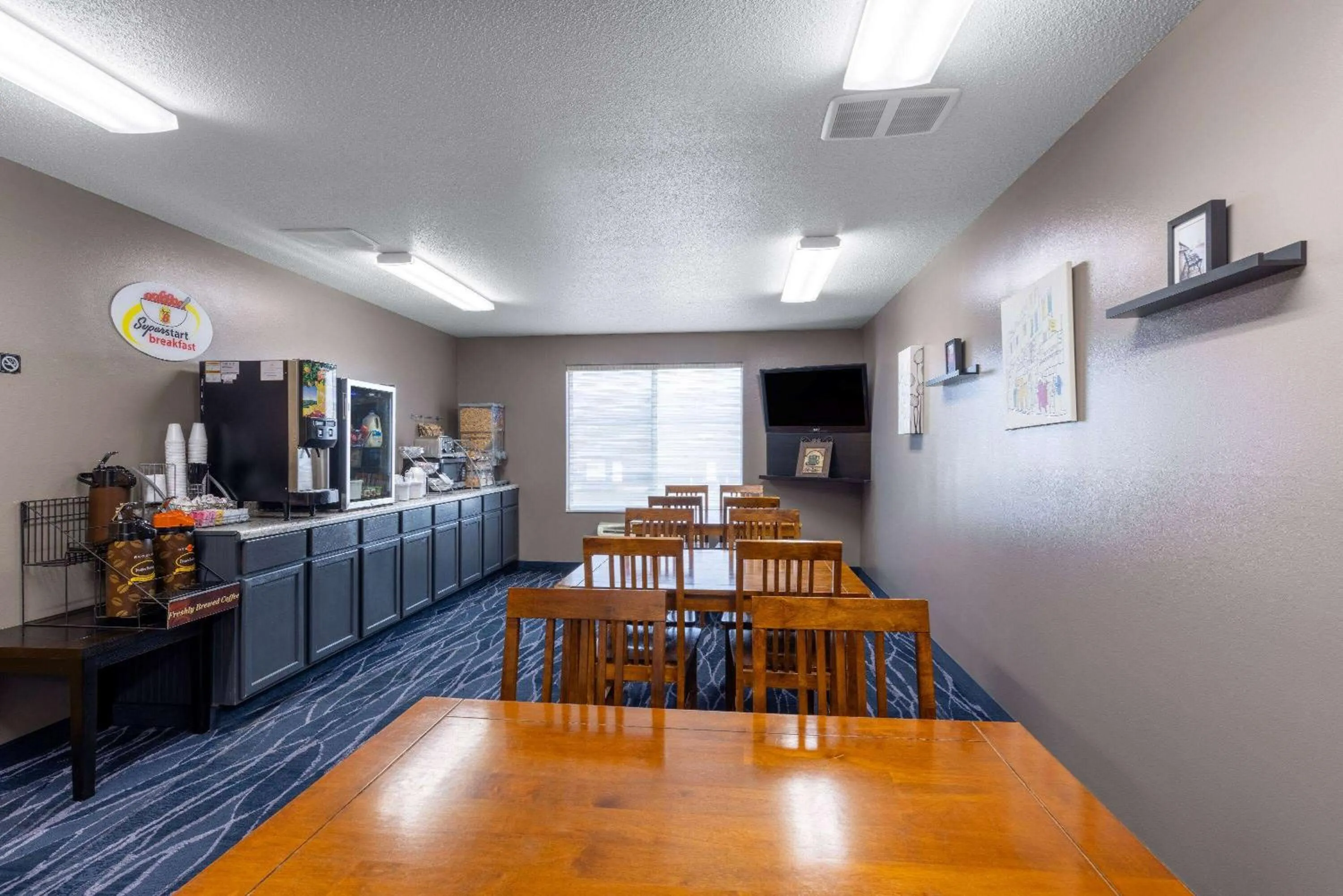 Breakfast in Super 8 by Wyndham Jackson MN