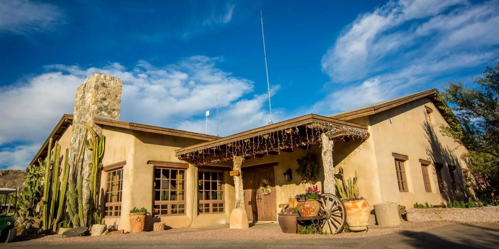 Property building in Tanque Verde Guest Ranch