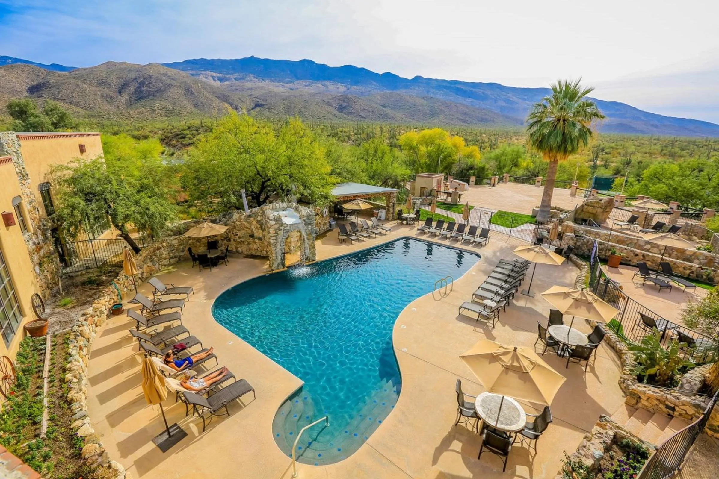 Swimming pool in Tanque Verde Guest Ranch