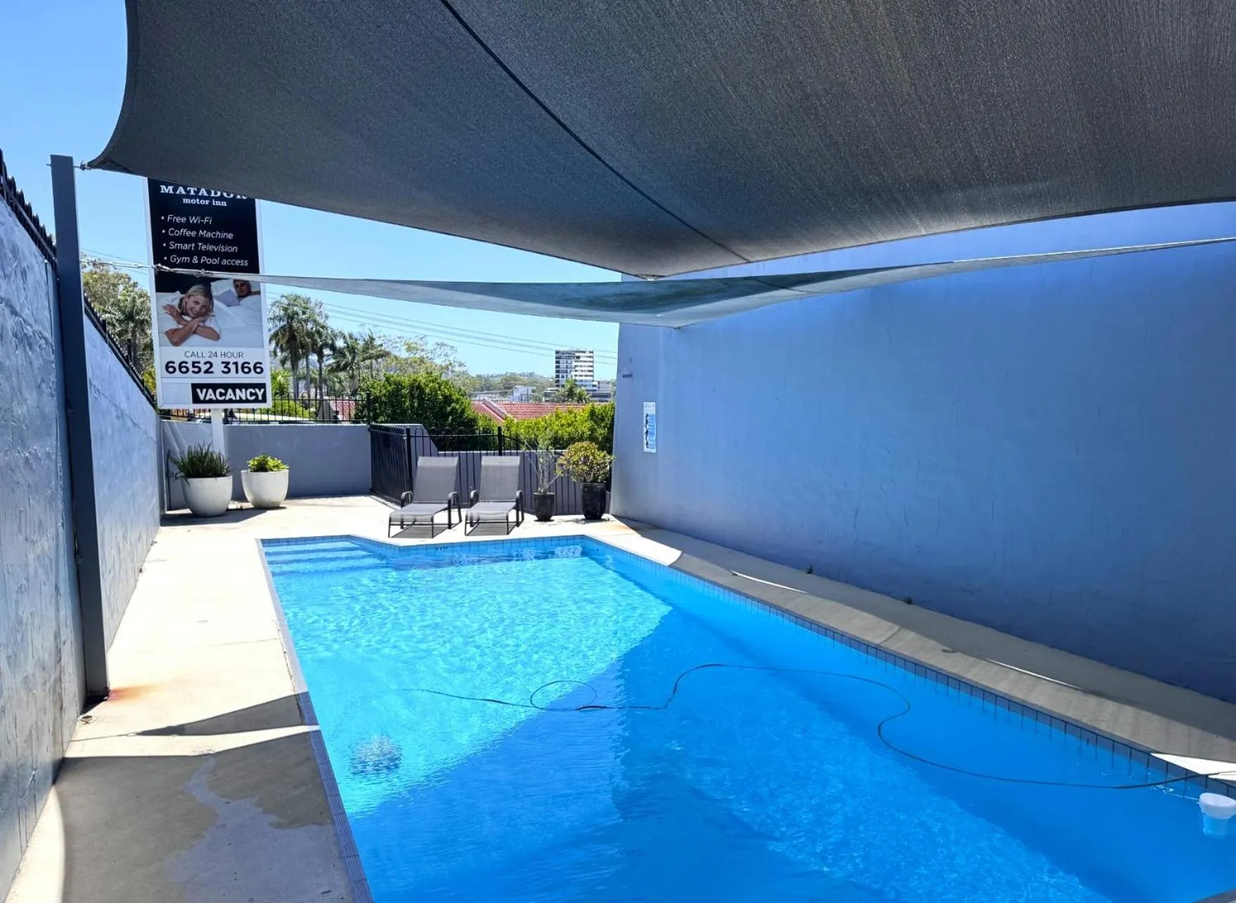 Swimming pool in Matador Motor Inn