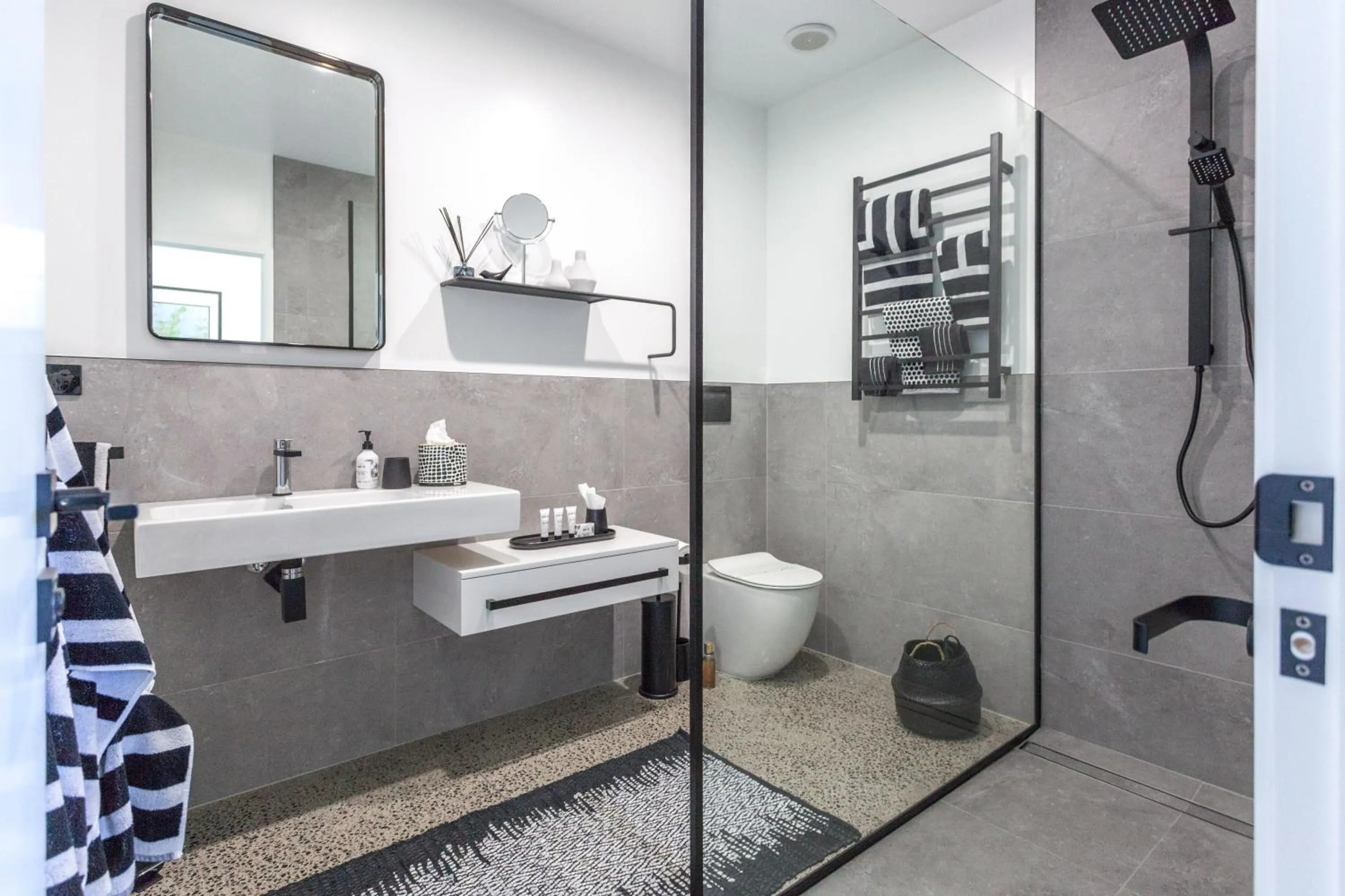 Shower in Waters Edge B&B