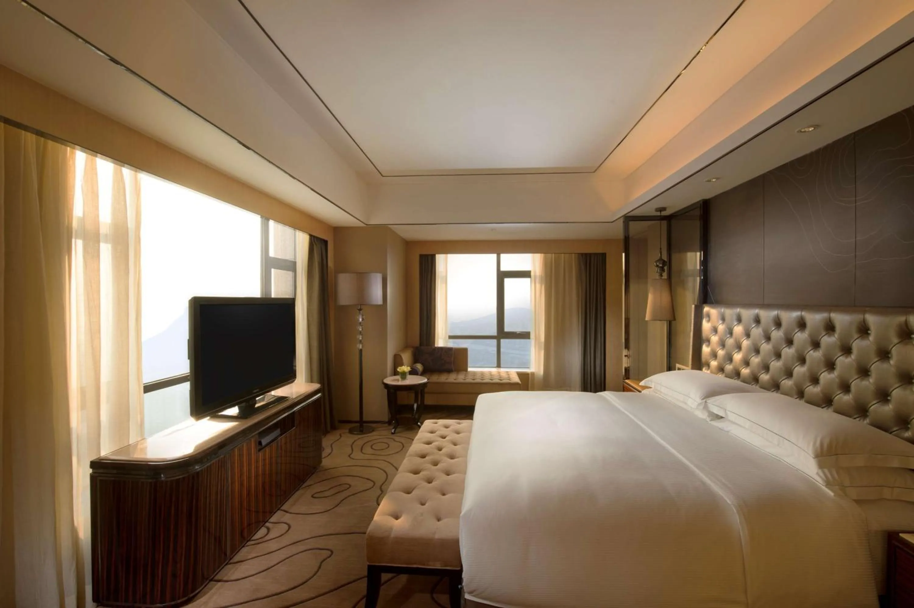 Bedroom, Bed in Hilton Zhongshan Downtown