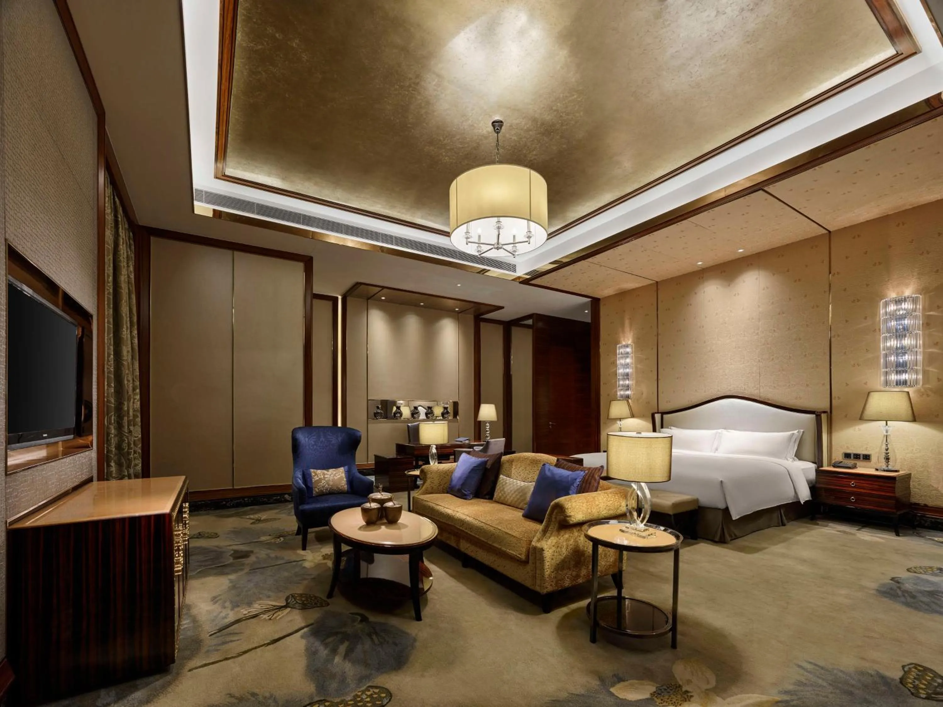 Living room, Bed in Hilton Zhongshan Downtown