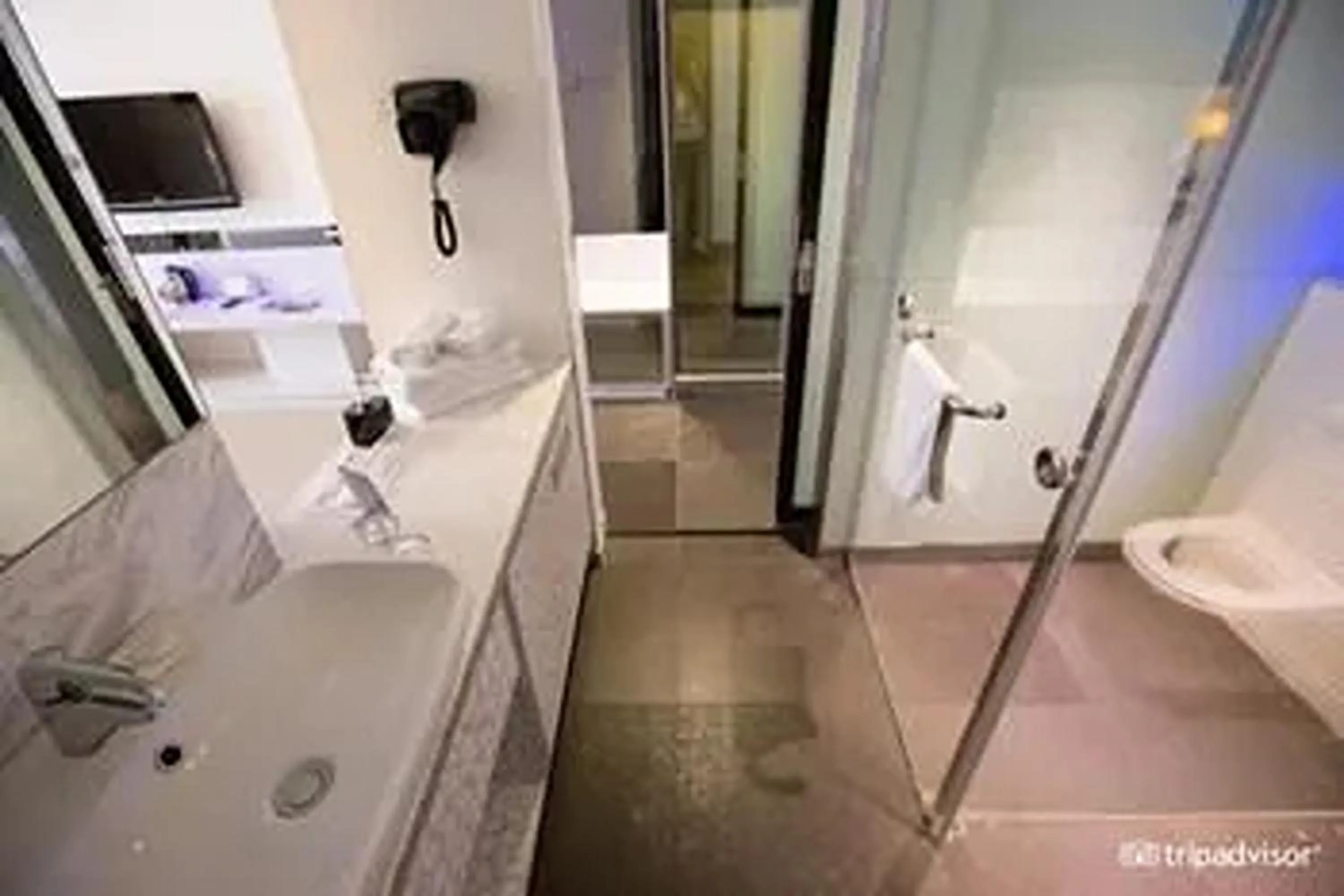Shower in Vivatel Kuala Lumpur