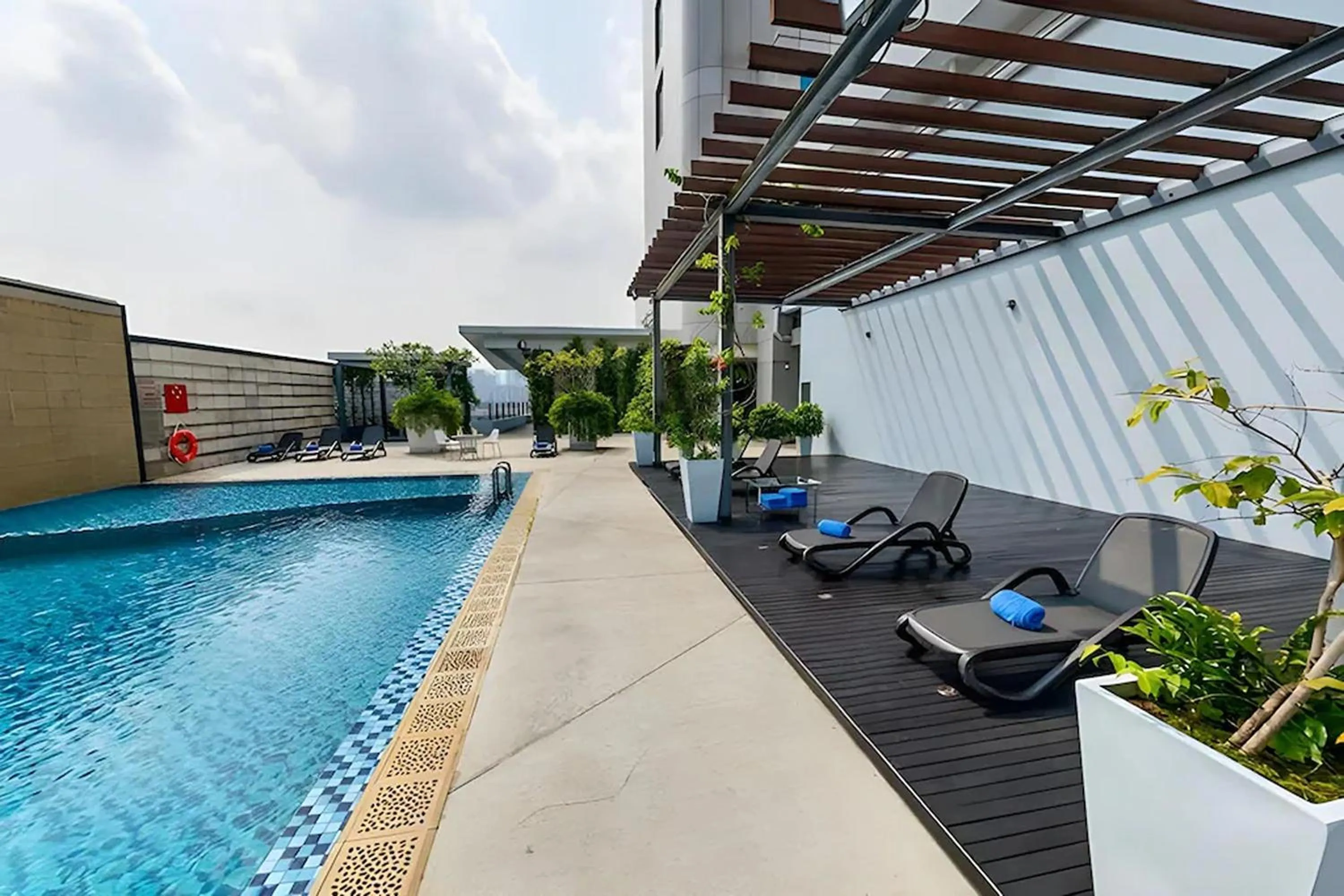 Swimming pool in Vivatel Kuala Lumpur