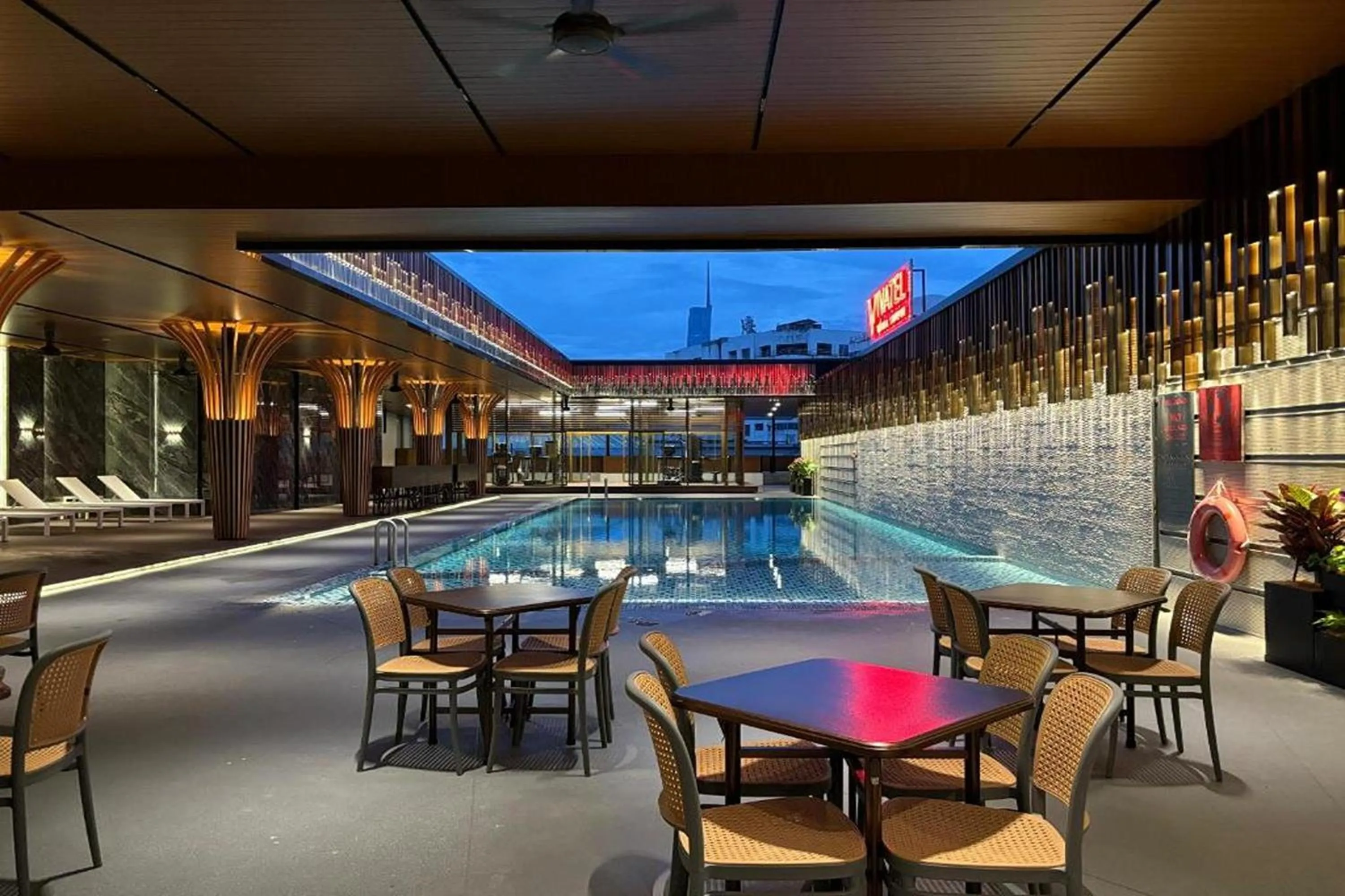 Swimming pool in Vivatel Kuala Lumpur