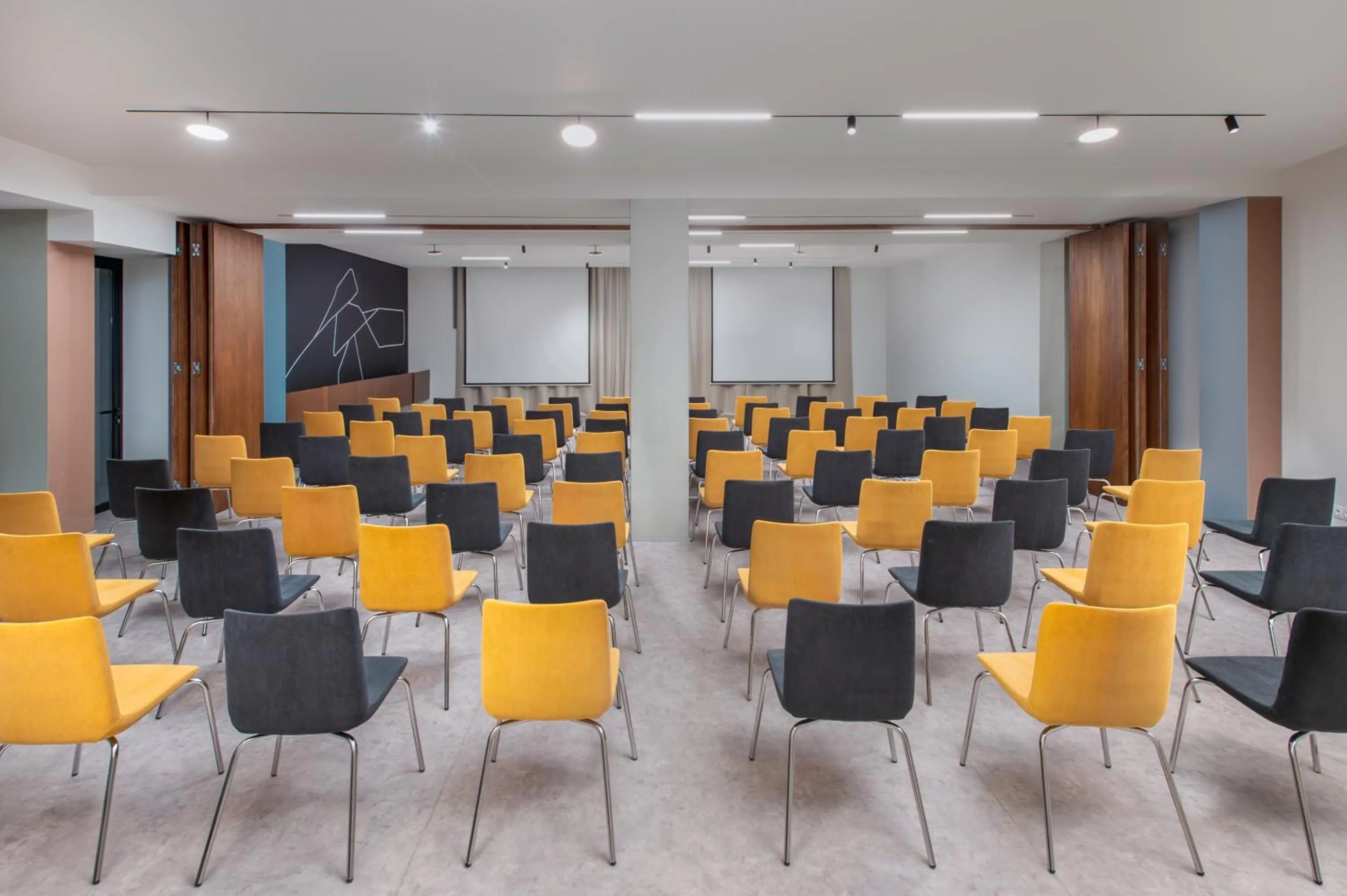 Business facilities in Tufenkian Historic Yerevan Hotel