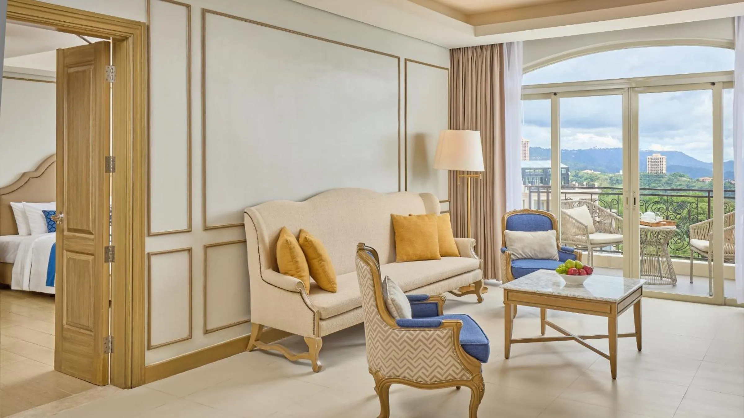 Natural landscape in Twin Lakes Hotel near Tagaytay