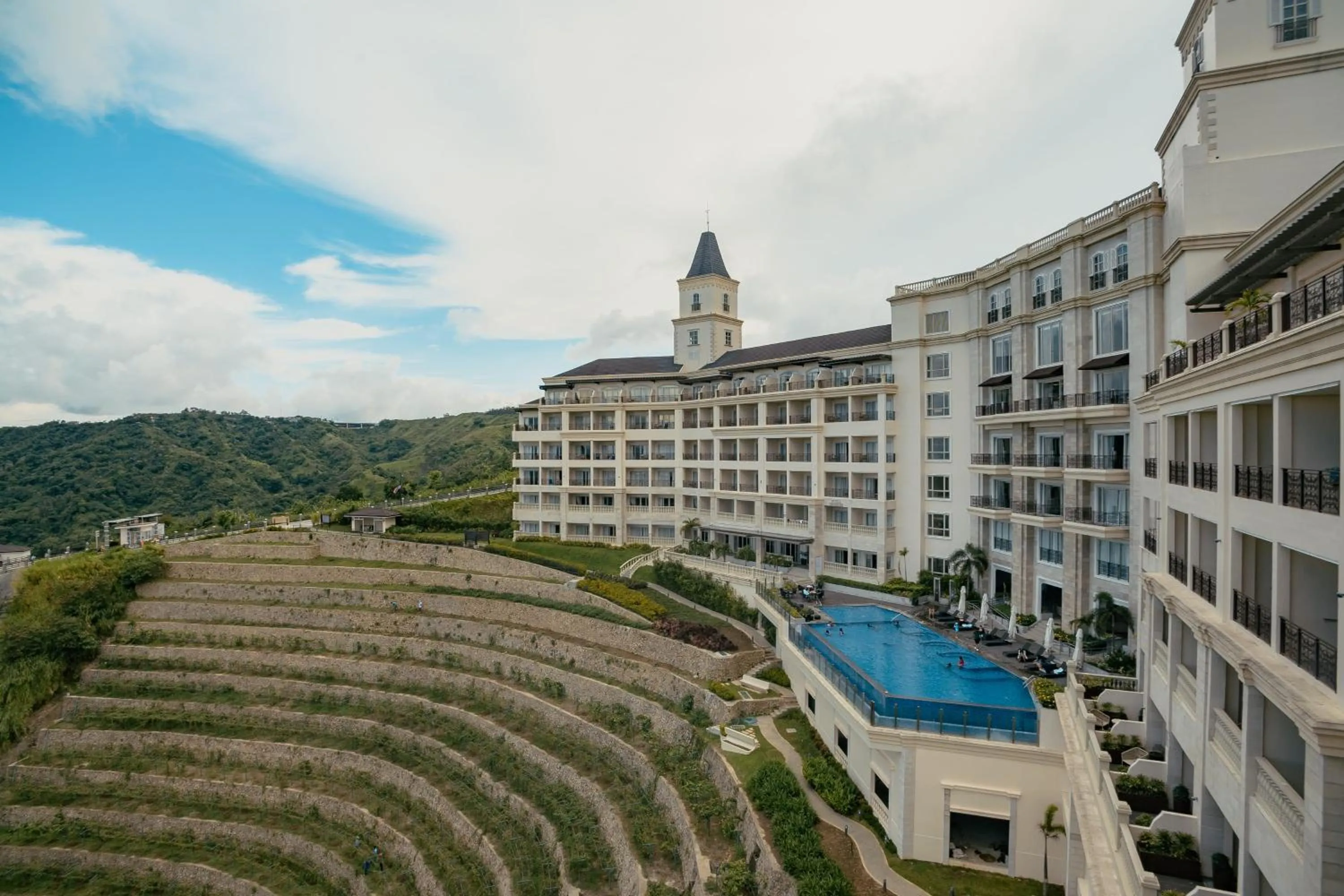 Mountain view in Twin Lakes Hotel near Tagaytay