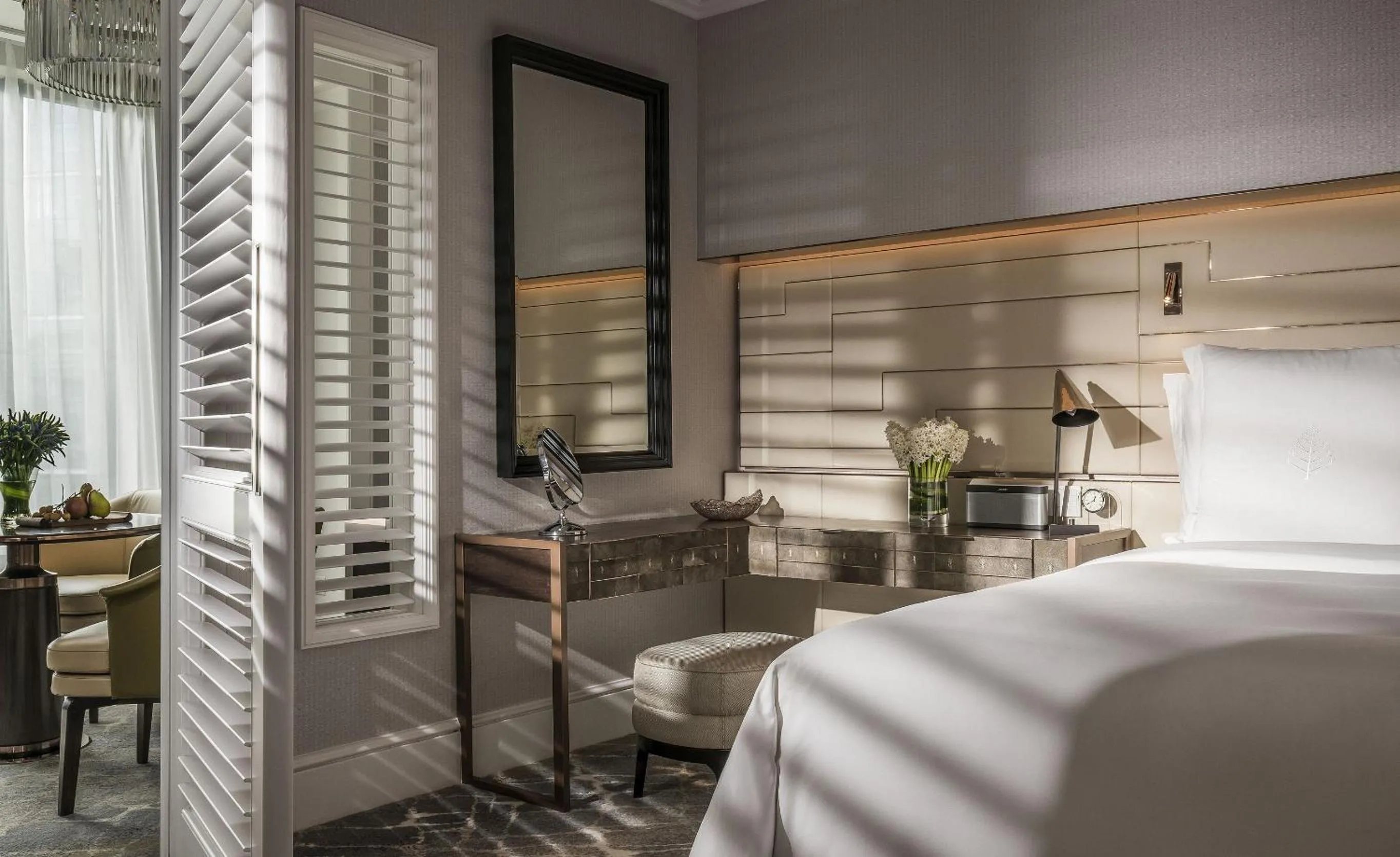 Decorative detail, Bed in Four Seasons Hotel Singapore