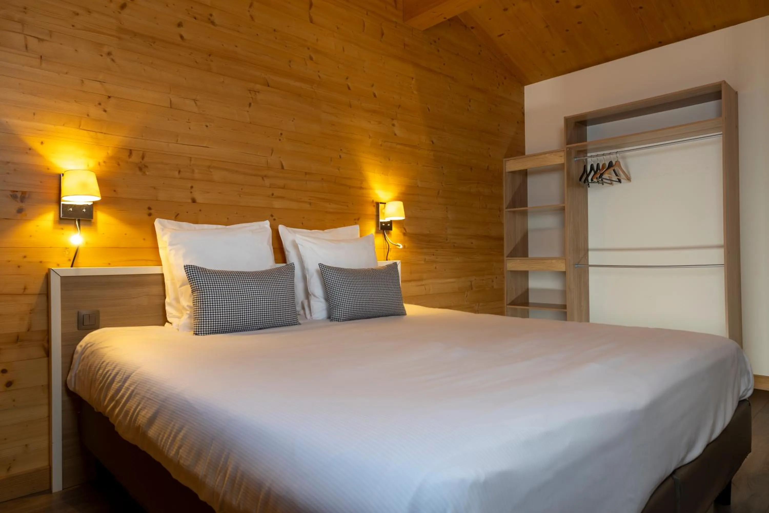 Bedroom, Bed in Hôtel de L'Arve by HappyCulture