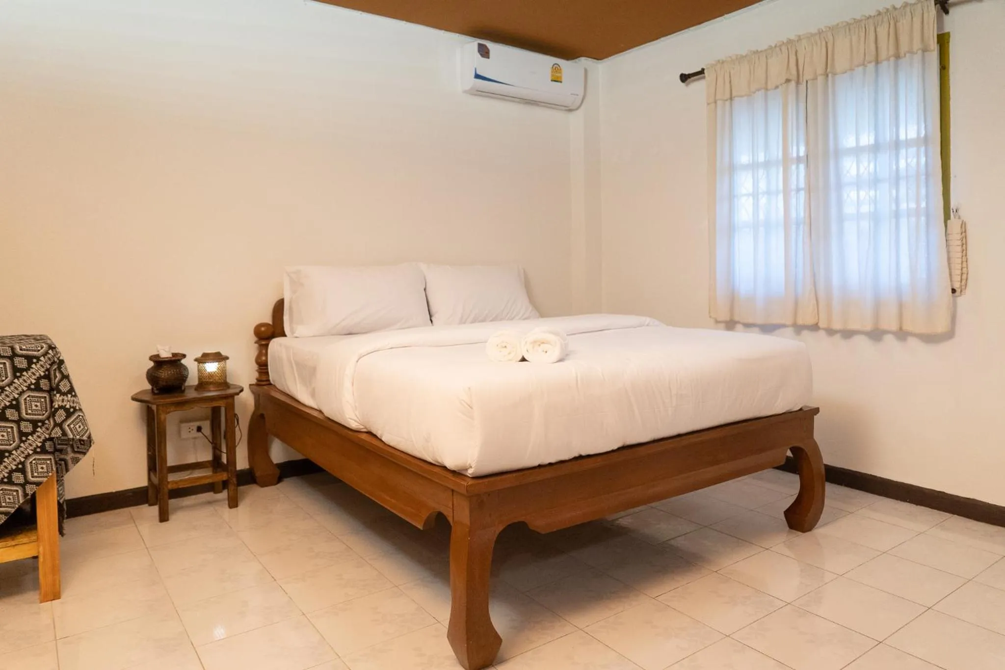 Bed in Past Tense Hostel