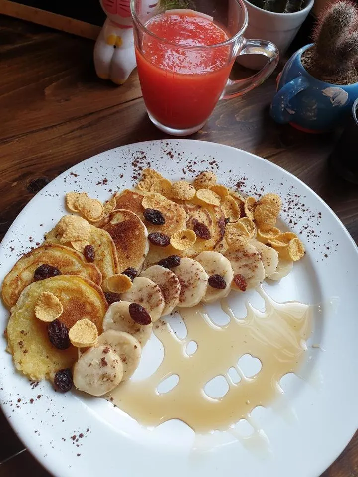 Breakfast in Past Tense Hostel