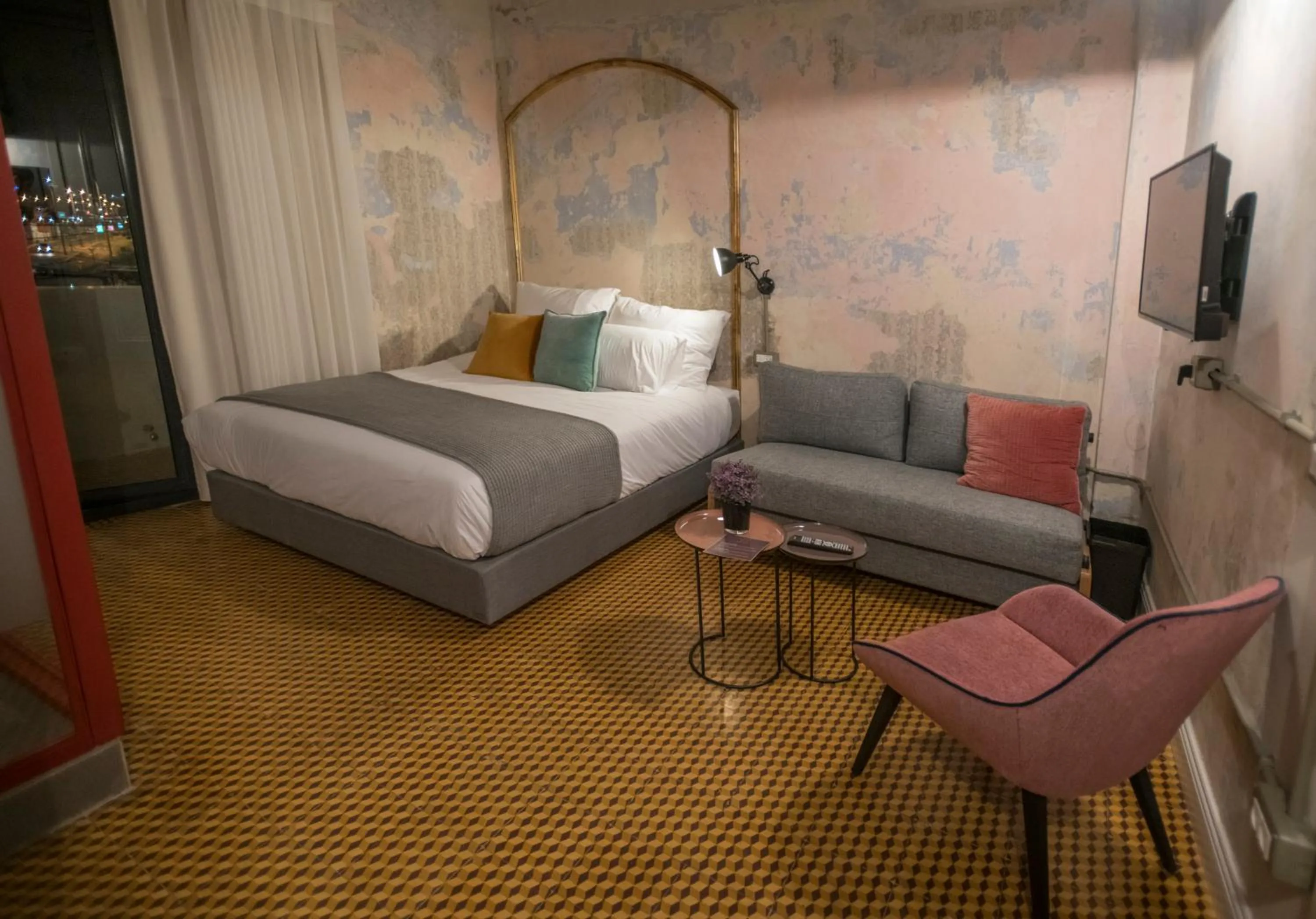 Bedroom, Bed in Jojo TLV